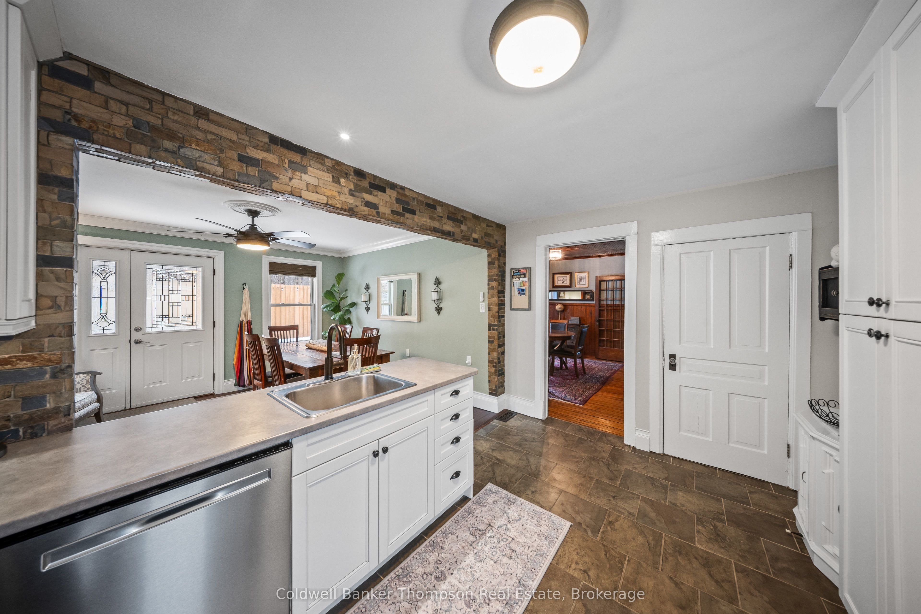 12 Caroline Street E, Huntsville, ON P1H 2B4 photo 5