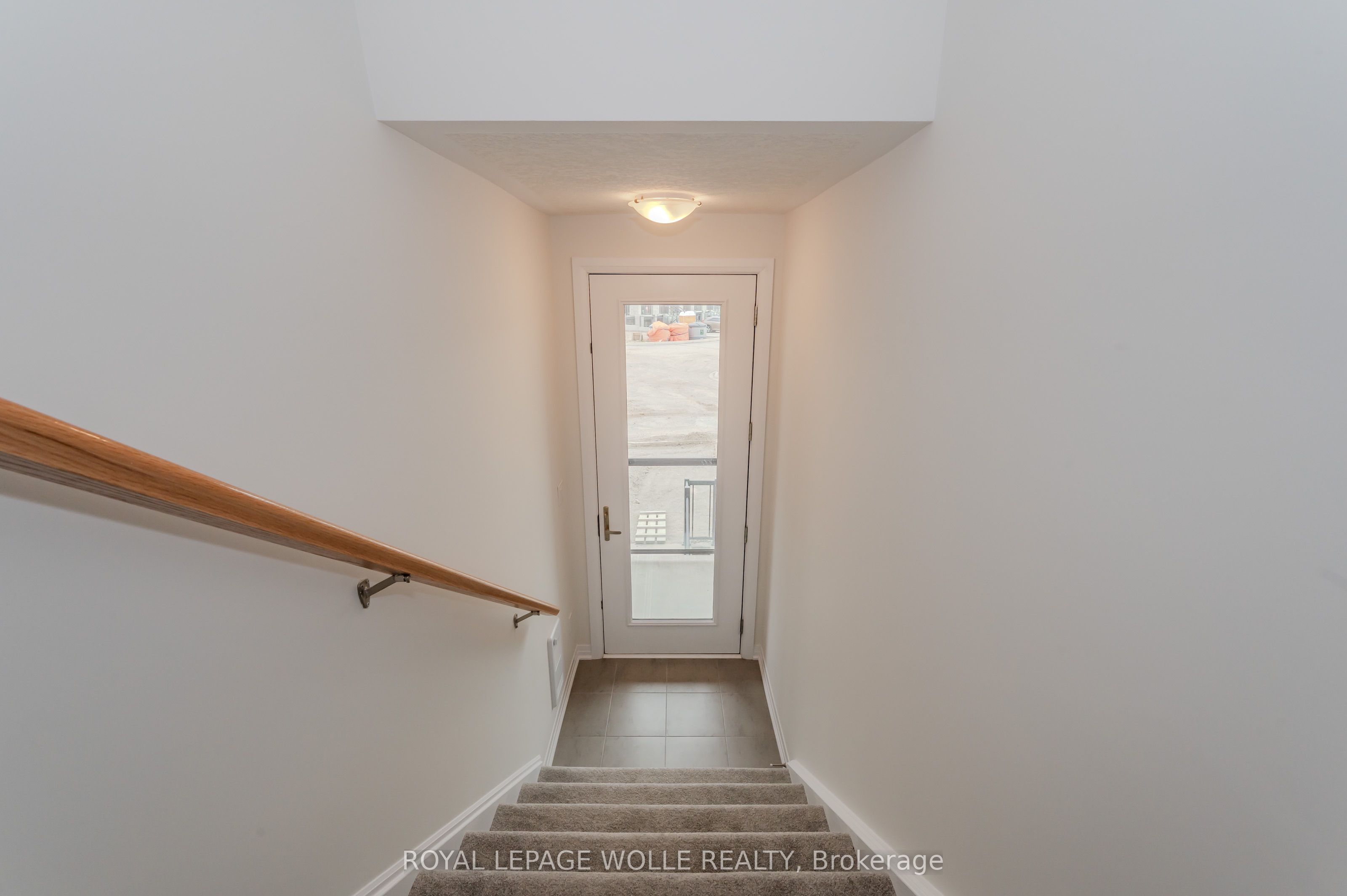 142 Foamflower Place B19, Waterloo, ON N2V 0J1 photo 2
