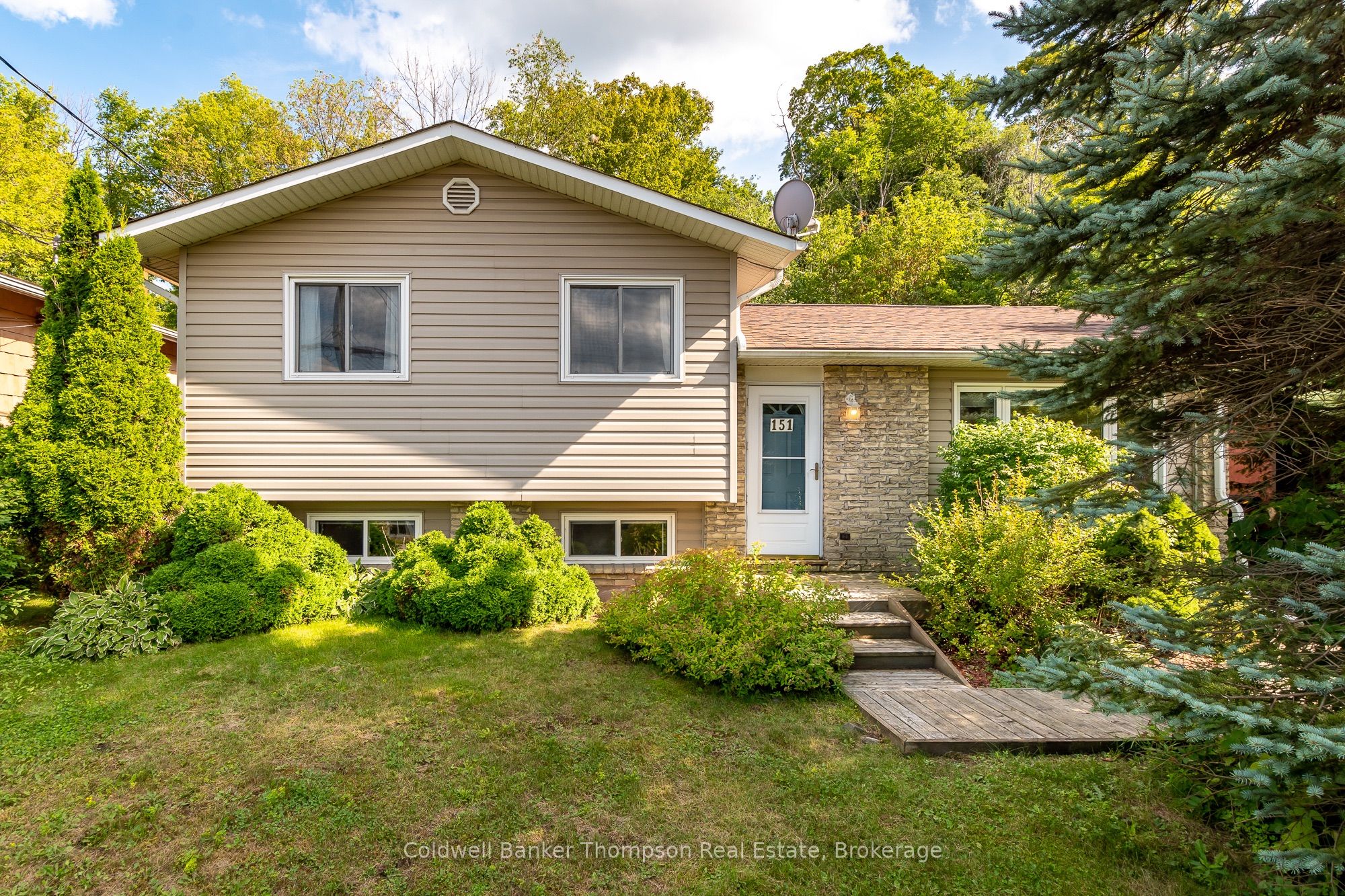 151 Main Street W, Huntsville, ON P1H 1X8