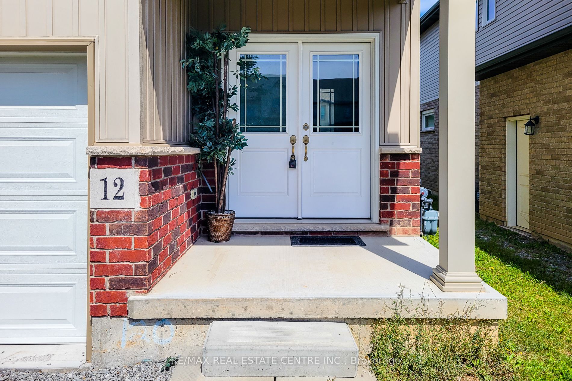 12 Bowman Crescent, Thorold, ON L2V 0G3 photo 4