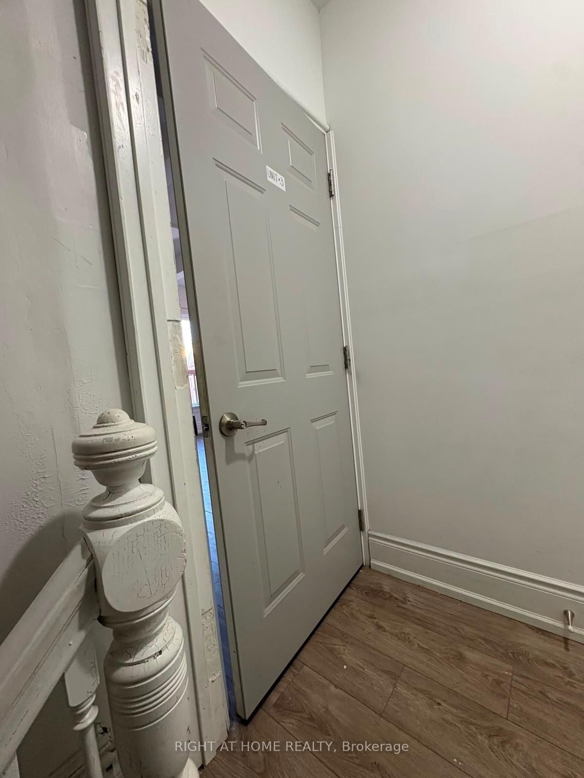 110 Mrytle Avenue, Hamilton, ON L8M 2G2 photo 3