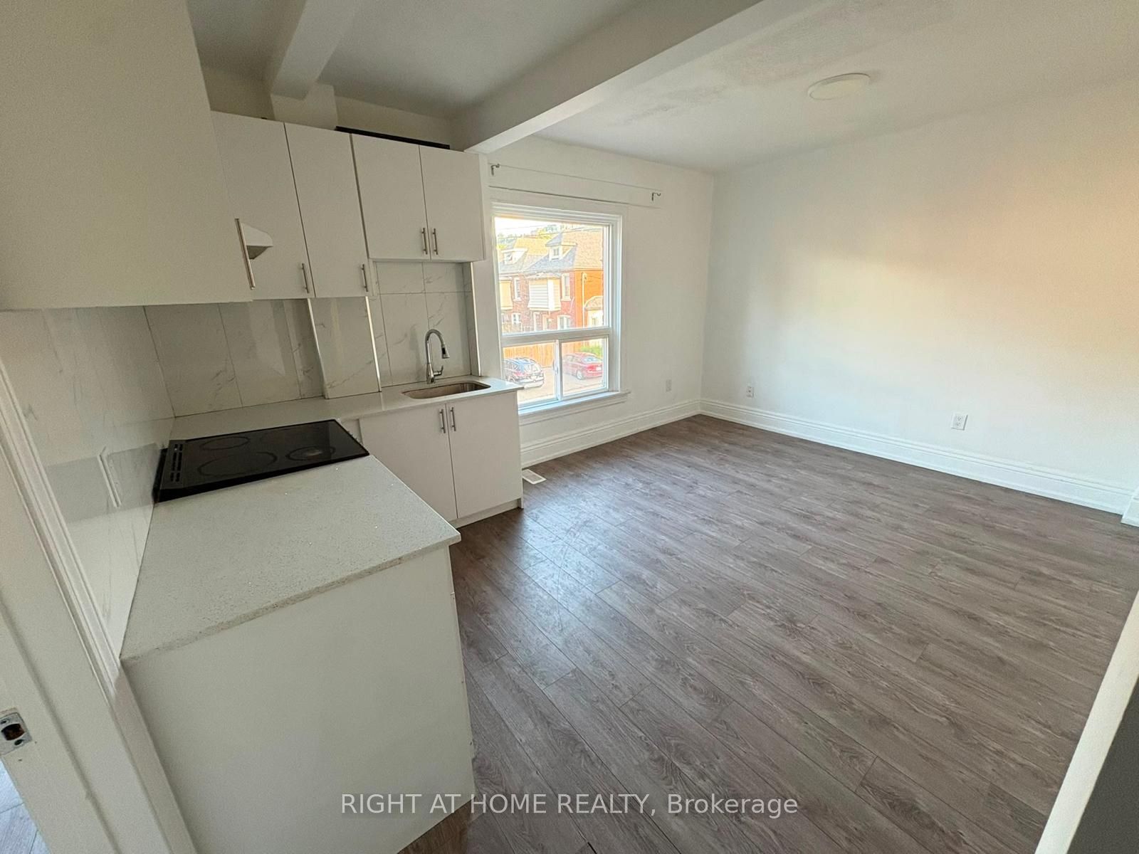 110 Mrytle Avenue, Hamilton, ON L8M 2G2 photo 5