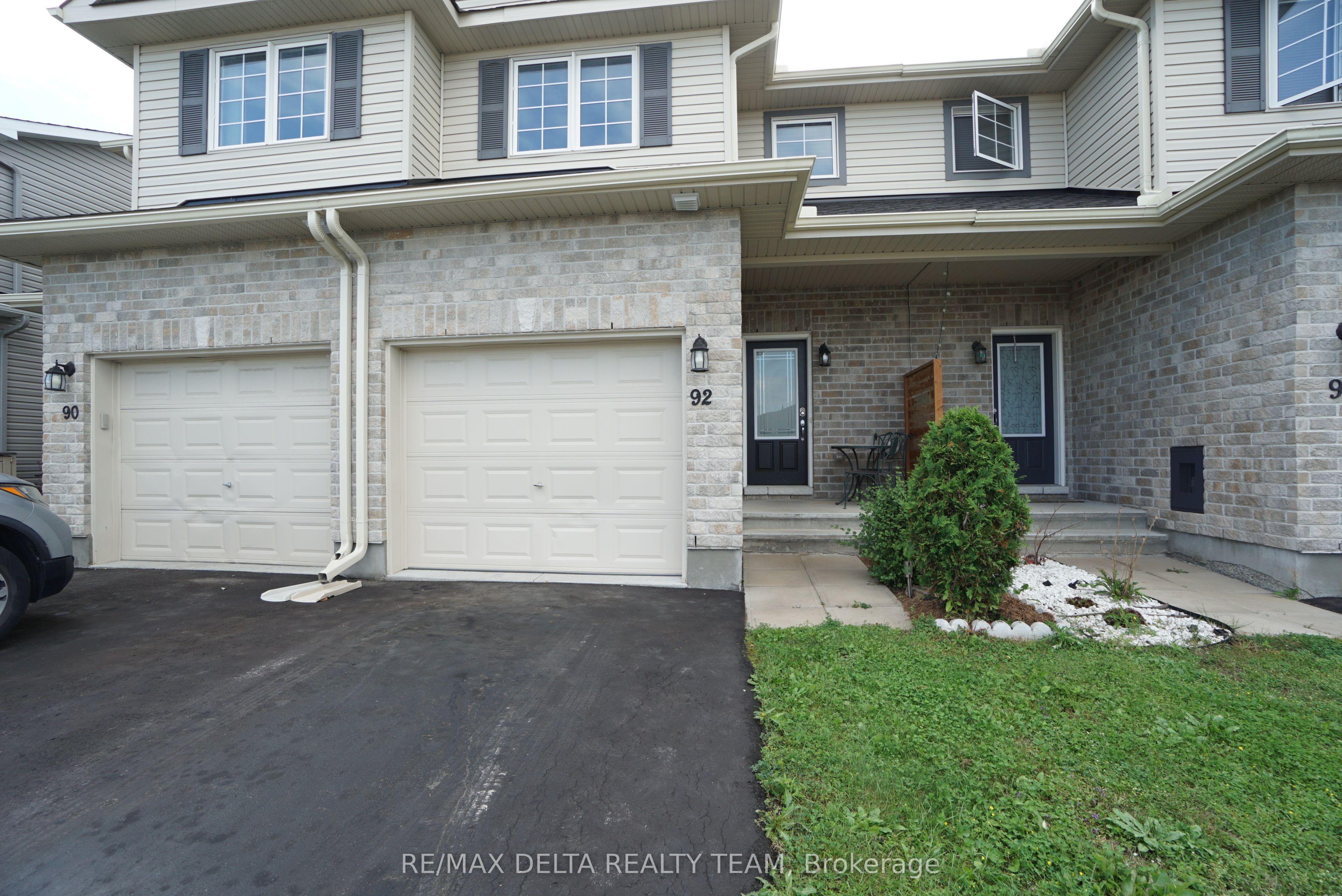 92 Bellwood Drive, Arnprior, ON K7S 0H7 photo 2