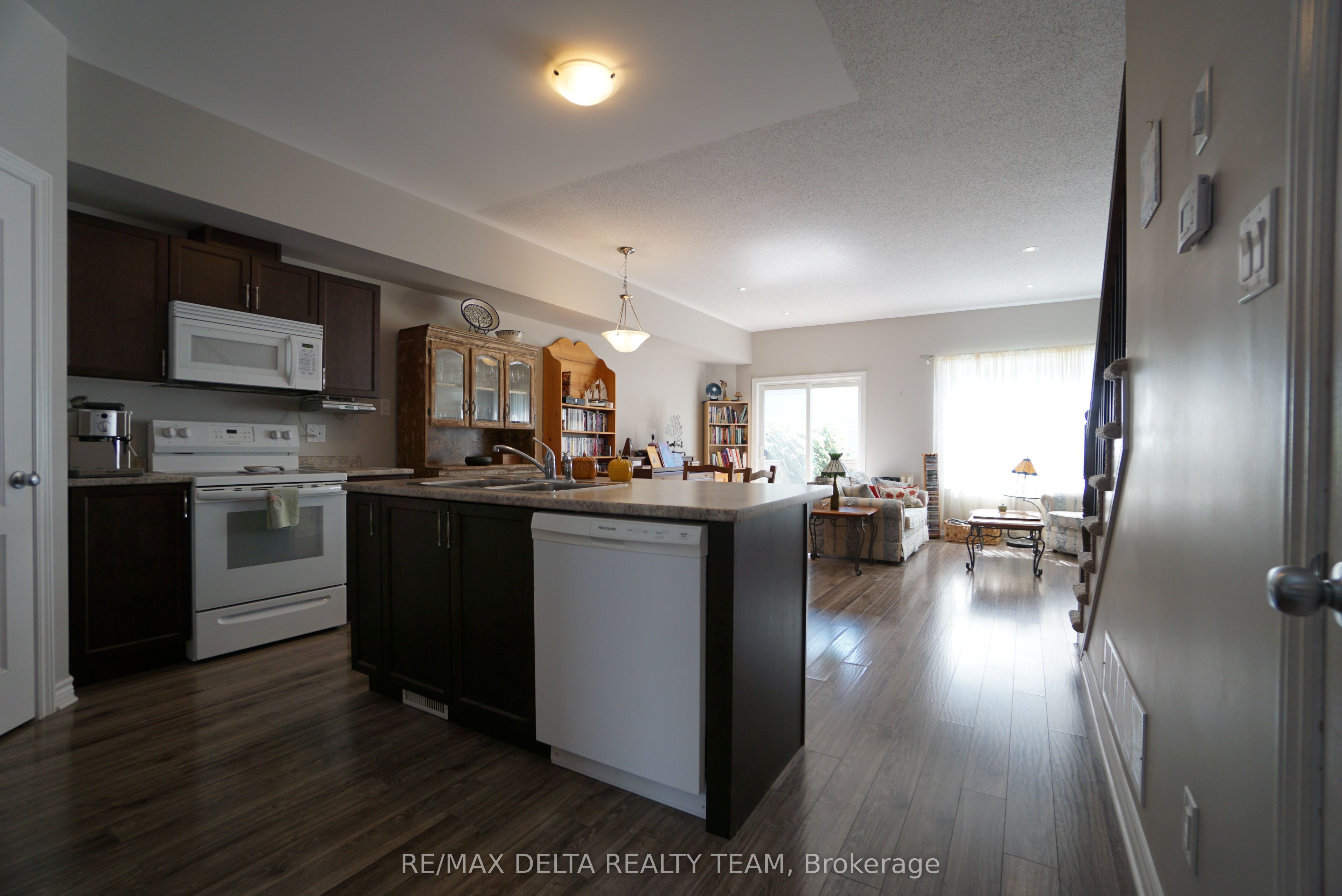 92 Bellwood Drive, Arnprior, ON K7S 0H7 photo 5