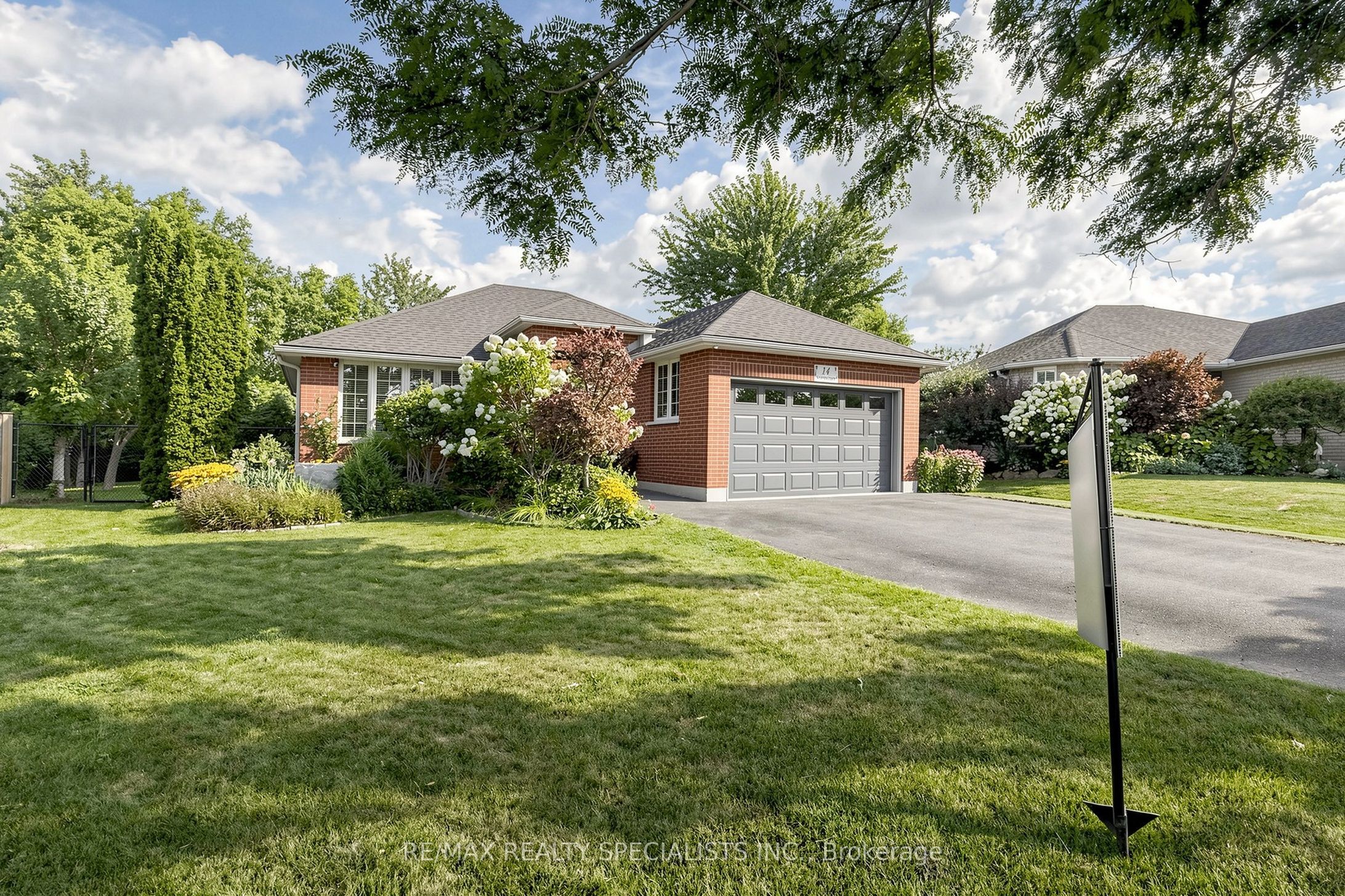 14 Kimberly Court, Brantford, ON N3T 6M3