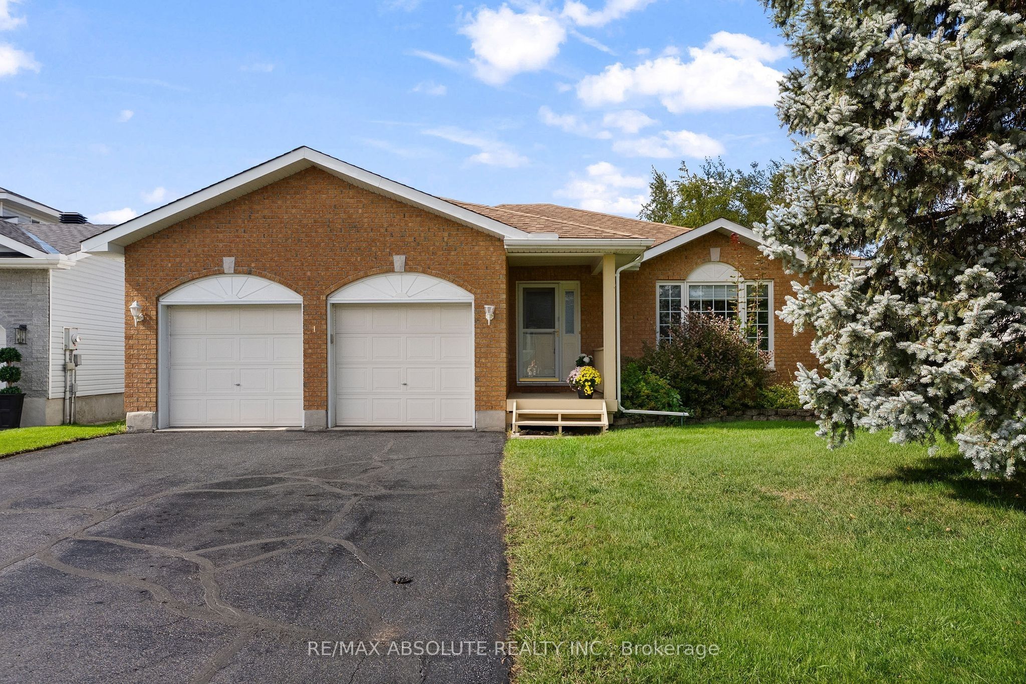 1 River Ridge Crescent, Arnprior, ON K7S 3W1