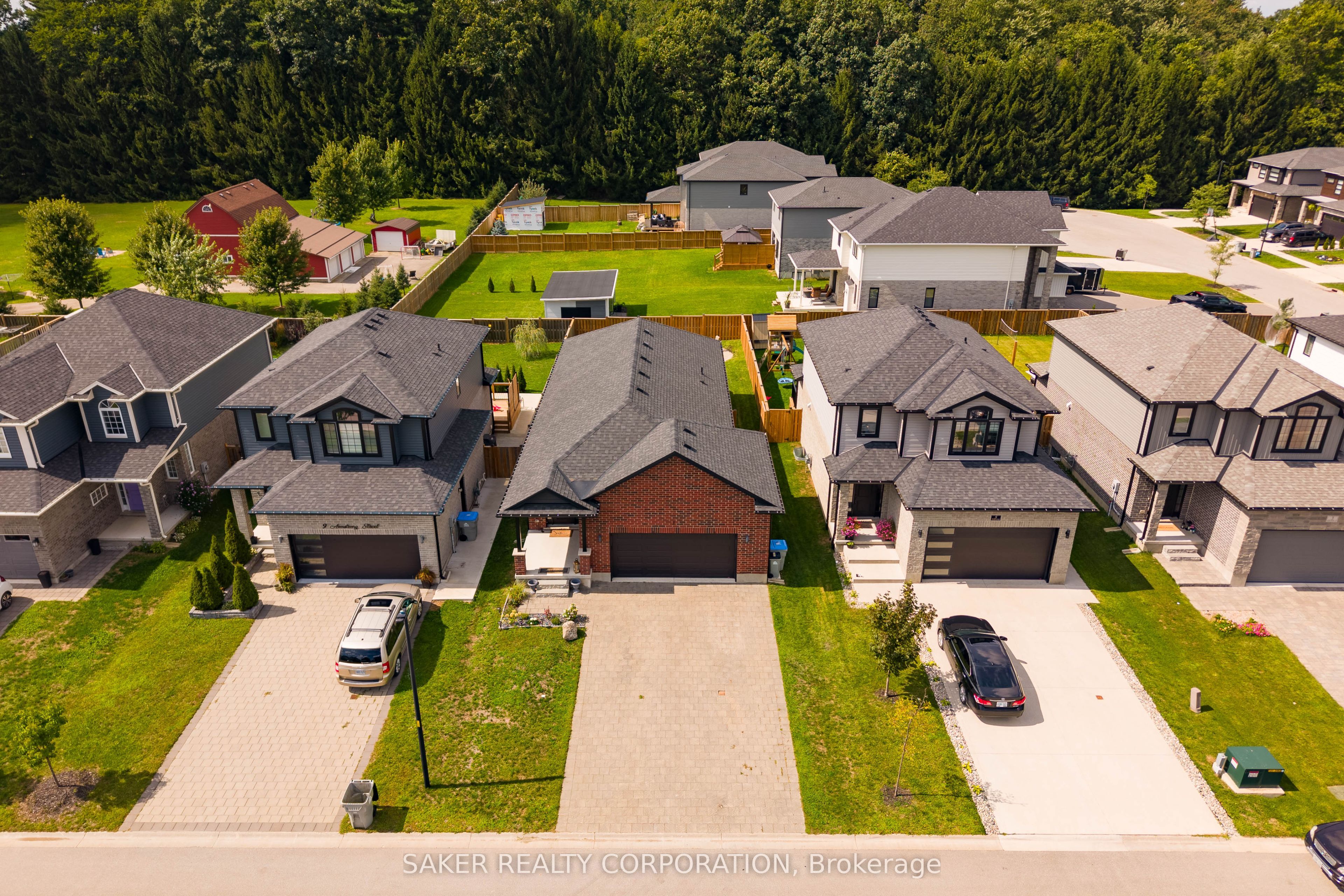 7 Armstrong Street, Strathroy-Caradoc, ON N0L 1W0 photo 3