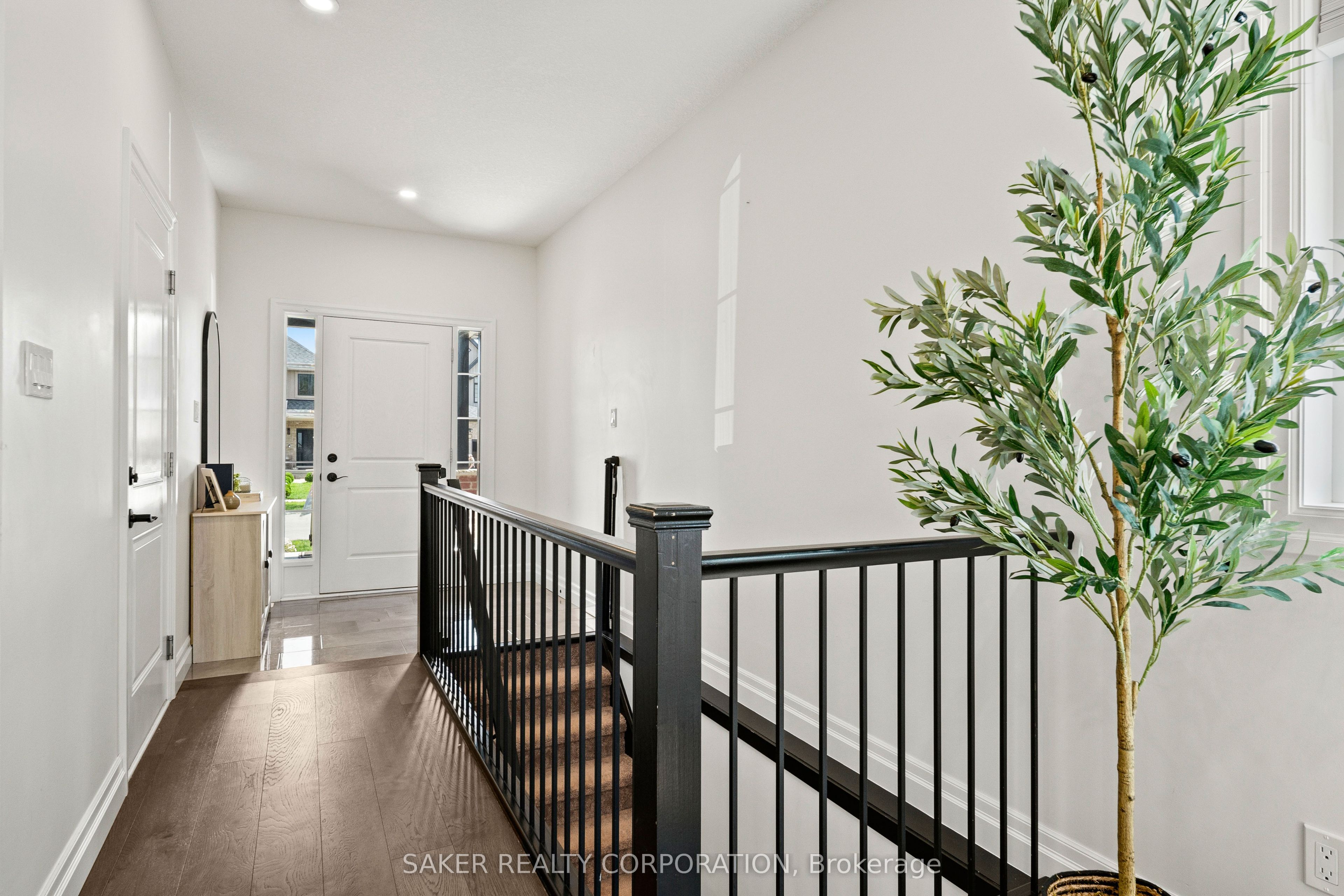 7 Armstrong Street, Strathroy-Caradoc, ON N0L 1W0 photo 4