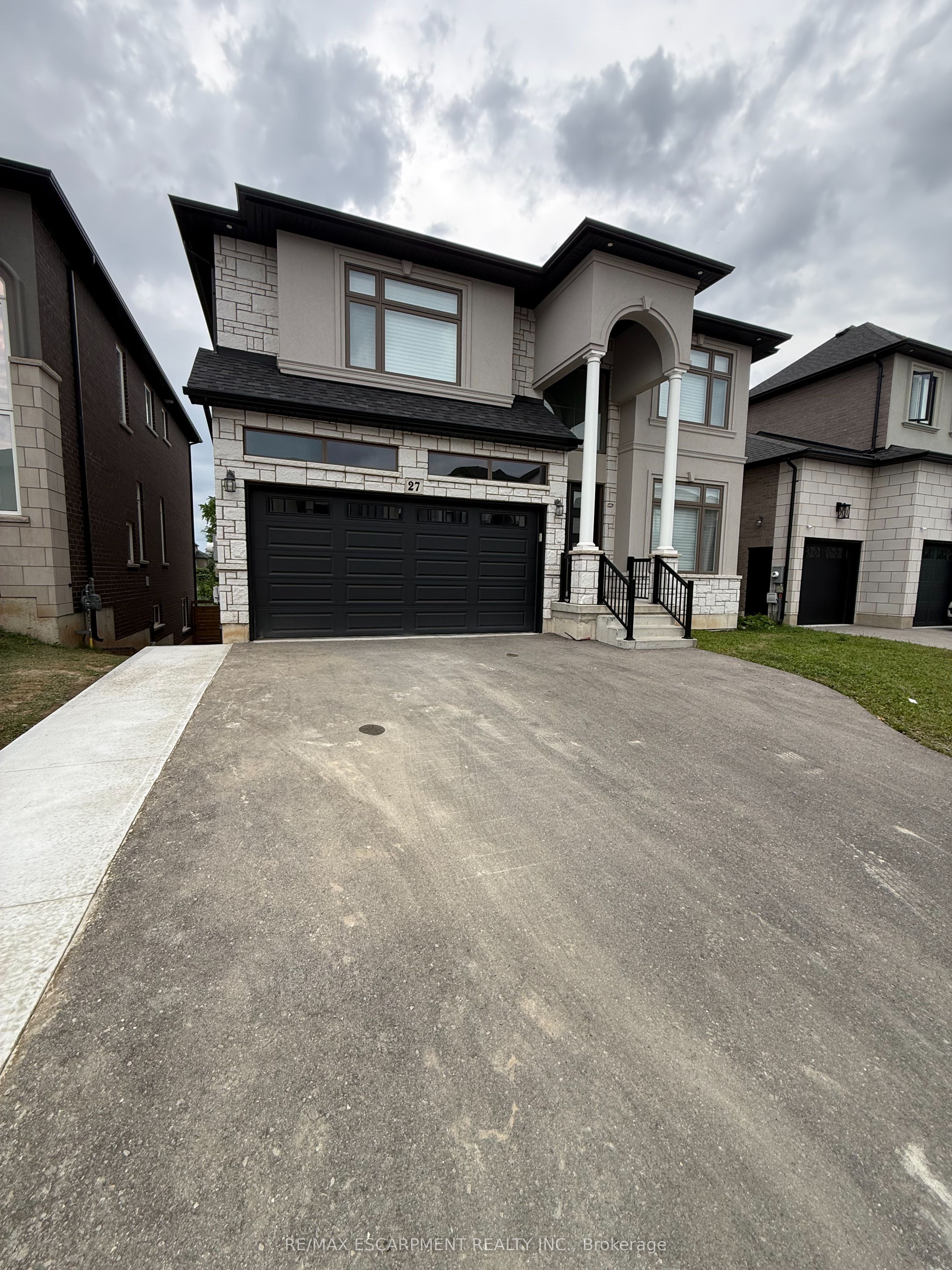 27 DEERFIELD Lane LOWER, Hamilton, ON L9K 1R4 photo 2