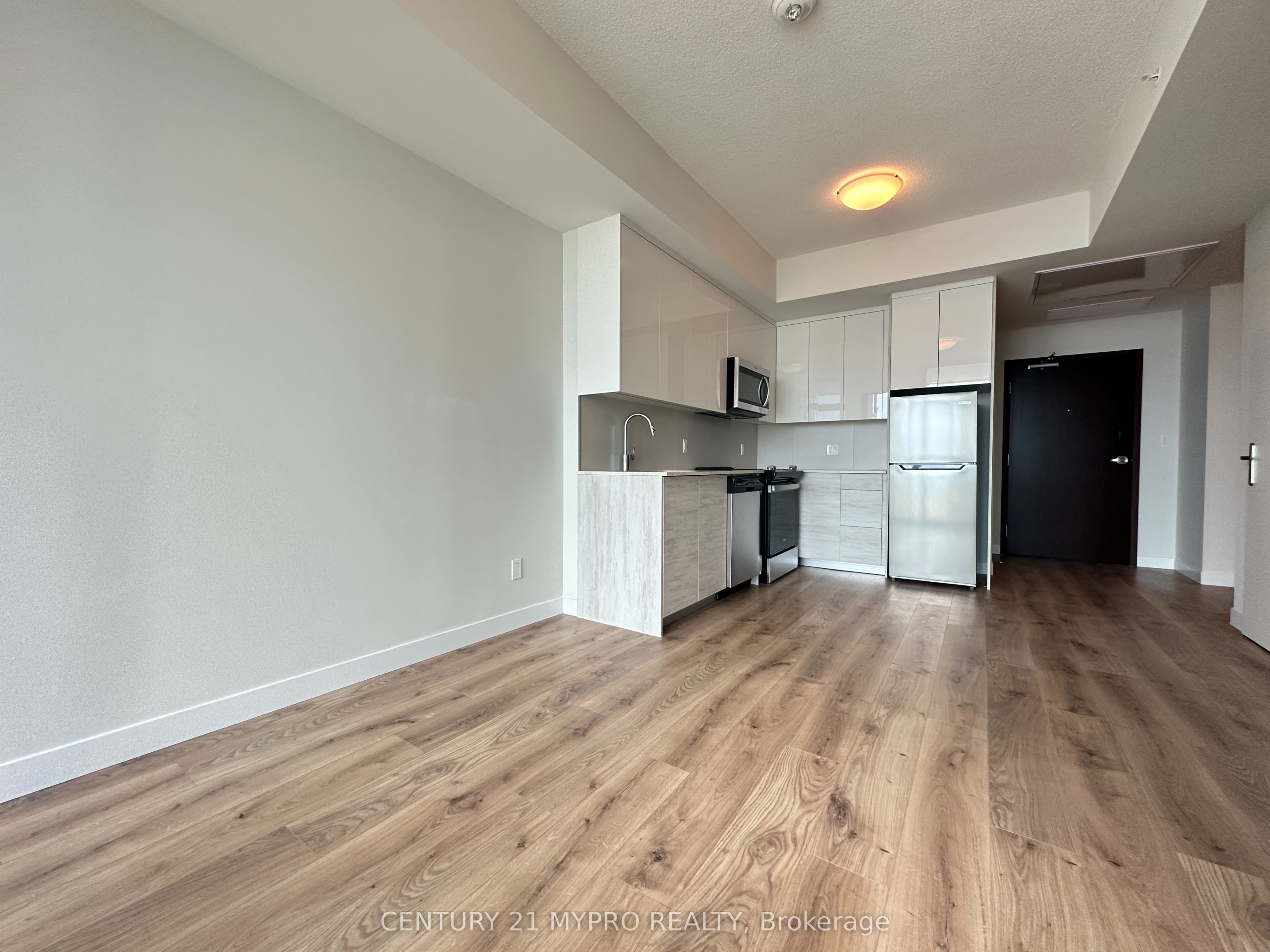 60 Frederick Street 1813, Kitchener, ON N2H 2L7 photo 3