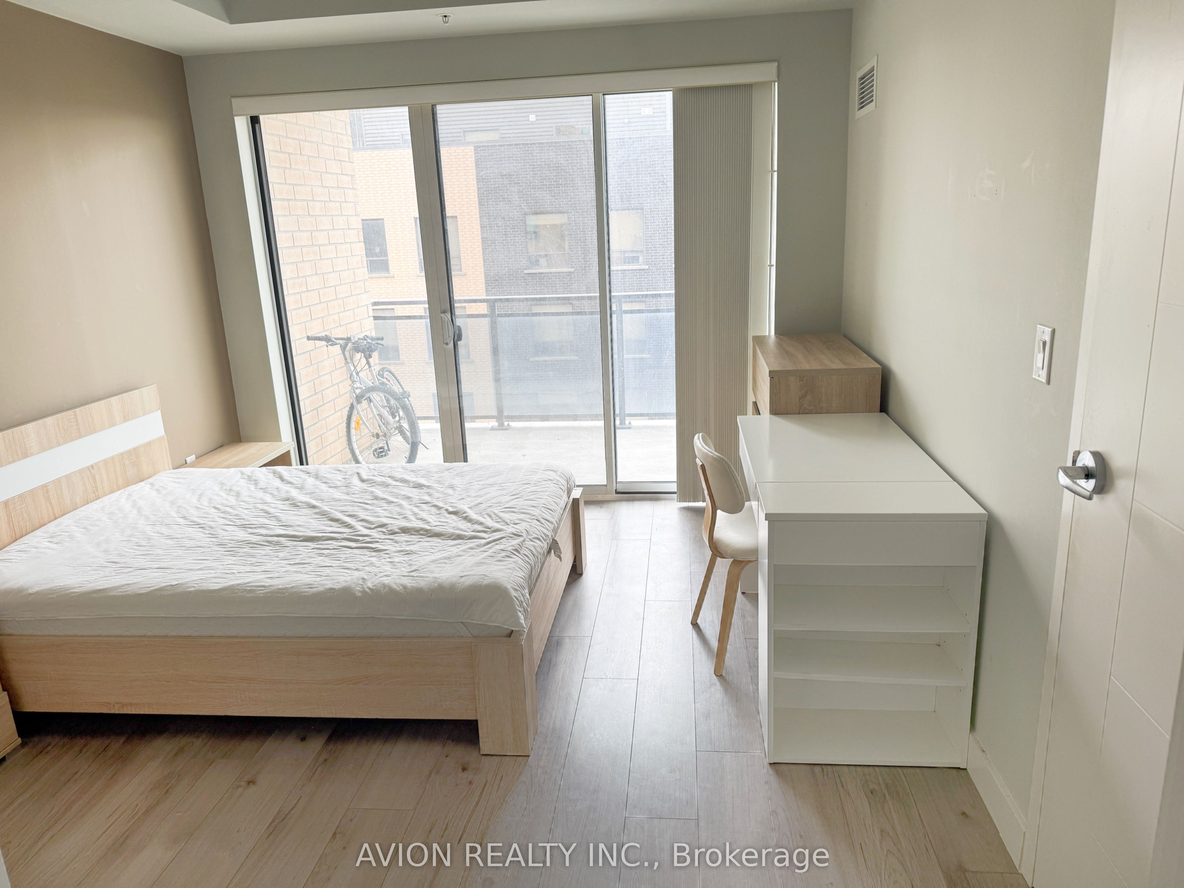 318 Spruce Street 606, Waterloo, ON N2L 0E9 photo 5