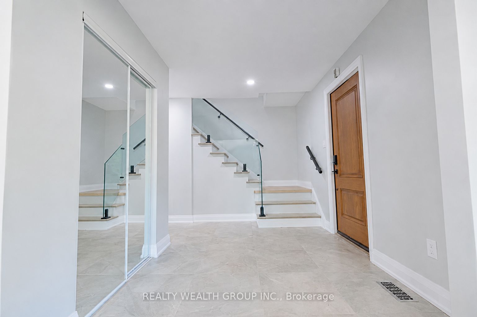 264 Shakespeare Drive, Waterloo, ON N2L 2T6 photo 2