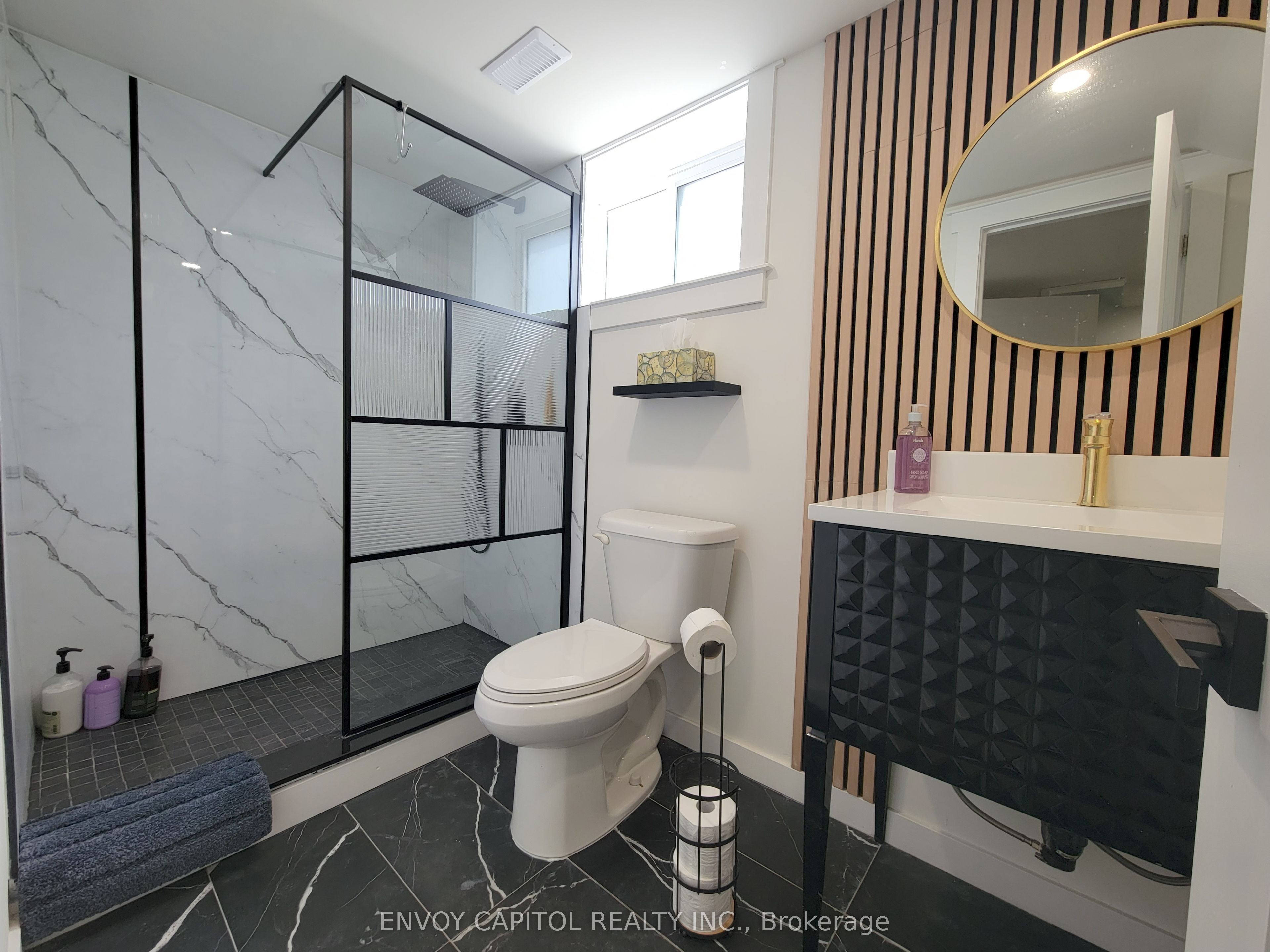22 Bilardi Court, Hamilton, ON L8H 3G3 photo 4