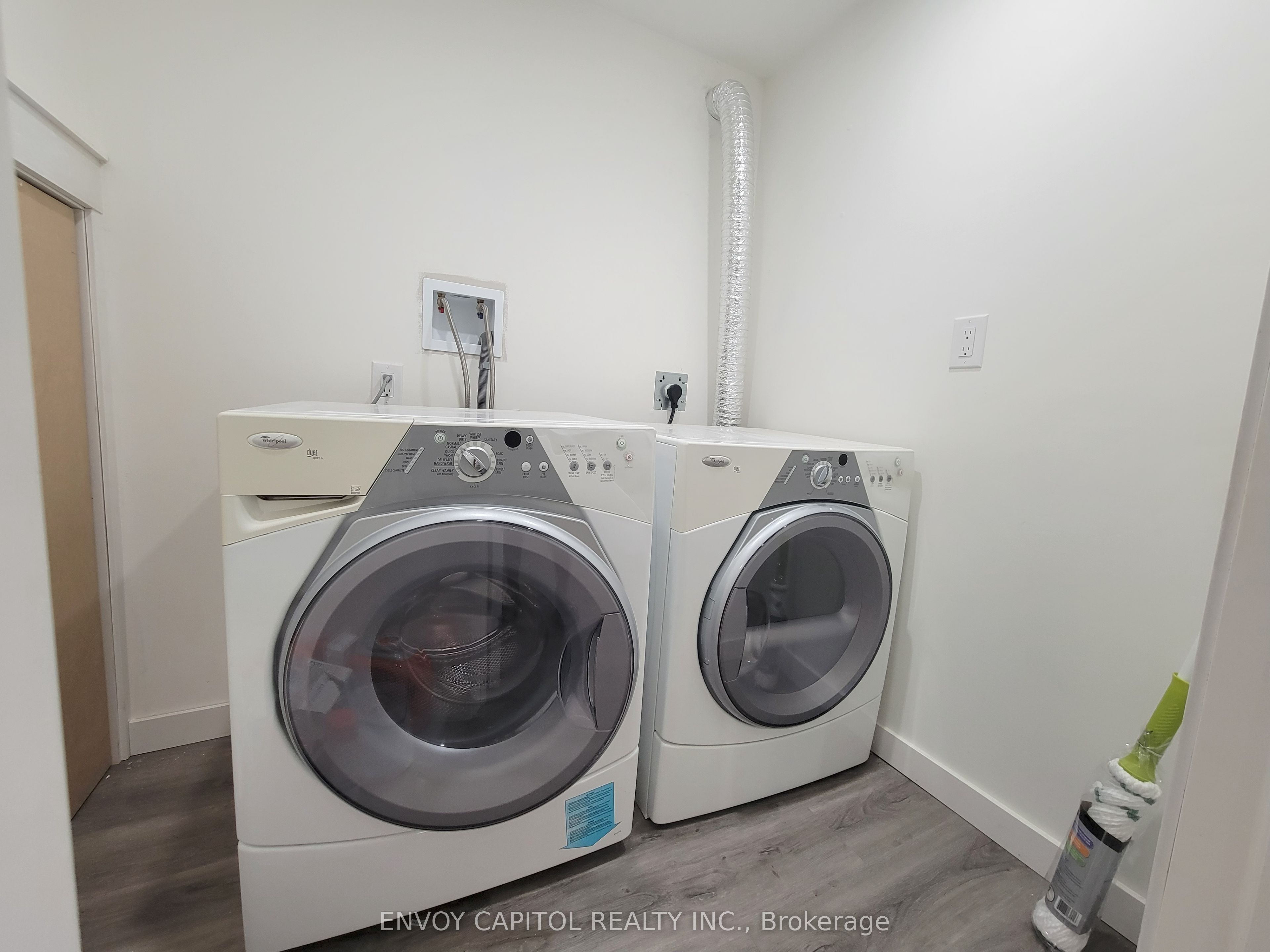 22 Bilardi Court, Hamilton, ON L8H 3G3 photo 5