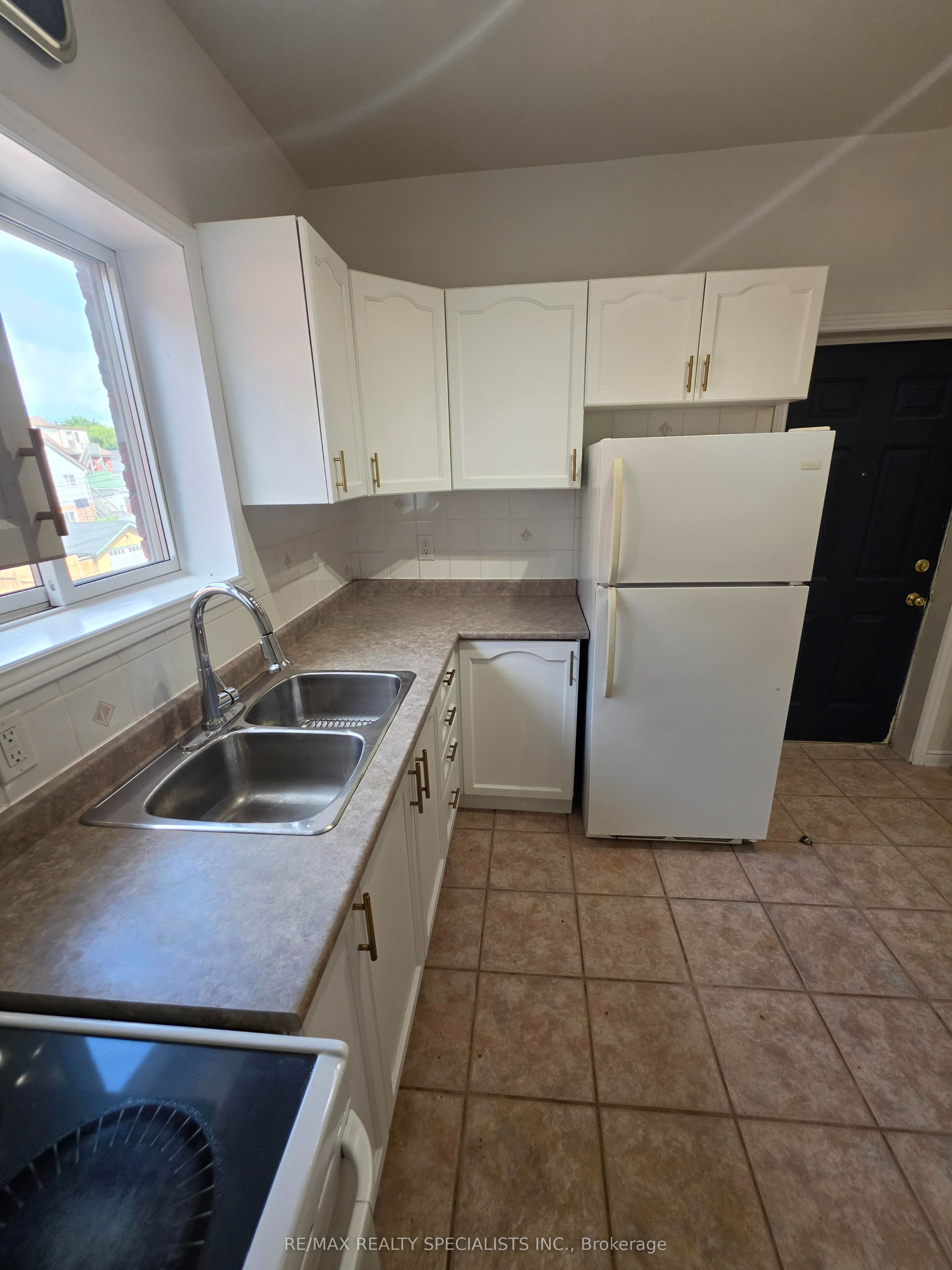359 Barton Street E Second Floor, Hamilton, ON L8L 2X8 photo 4