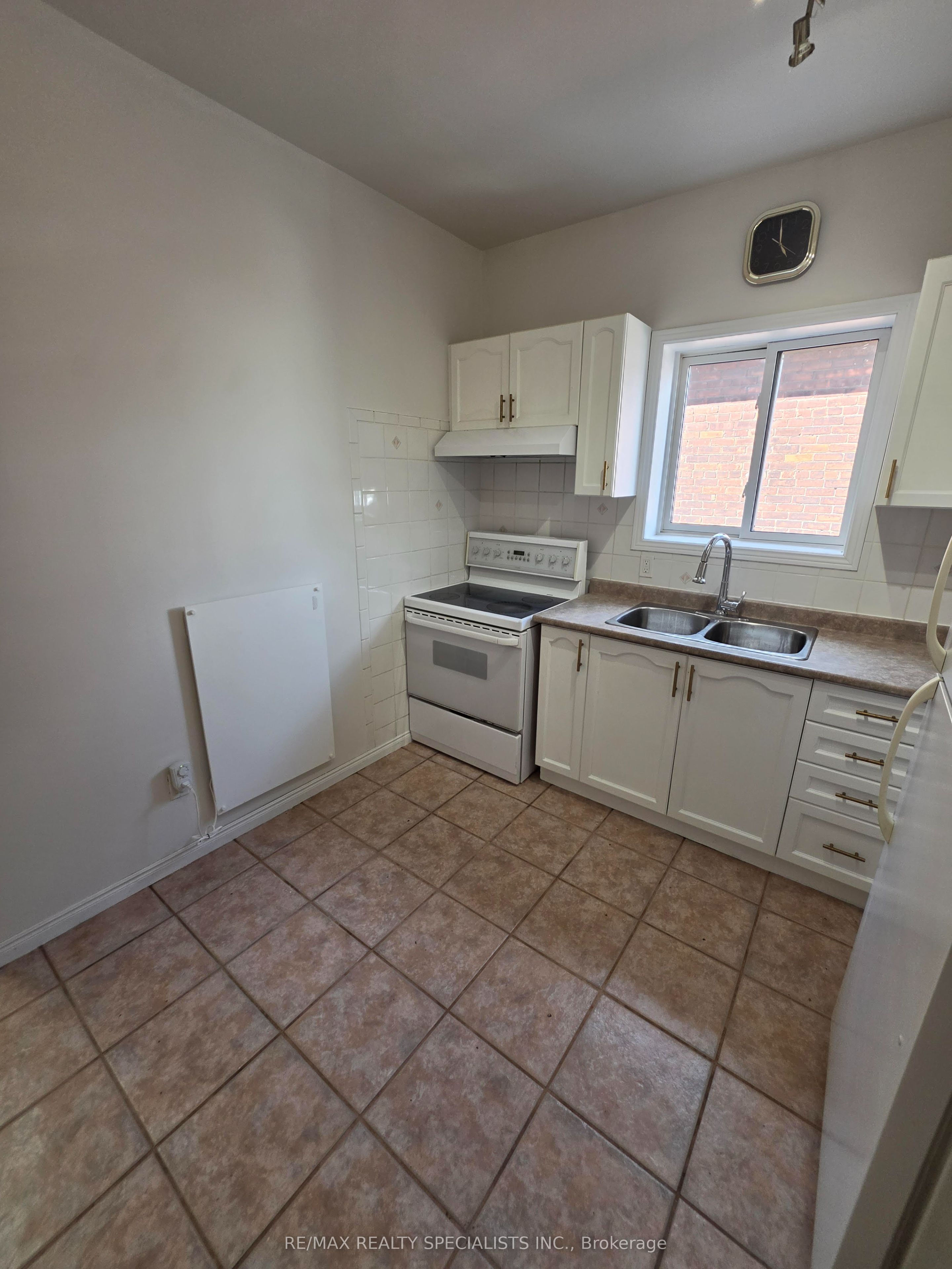359 Barton Street E Second Floor, Hamilton, ON L8L 2X8 photo 5