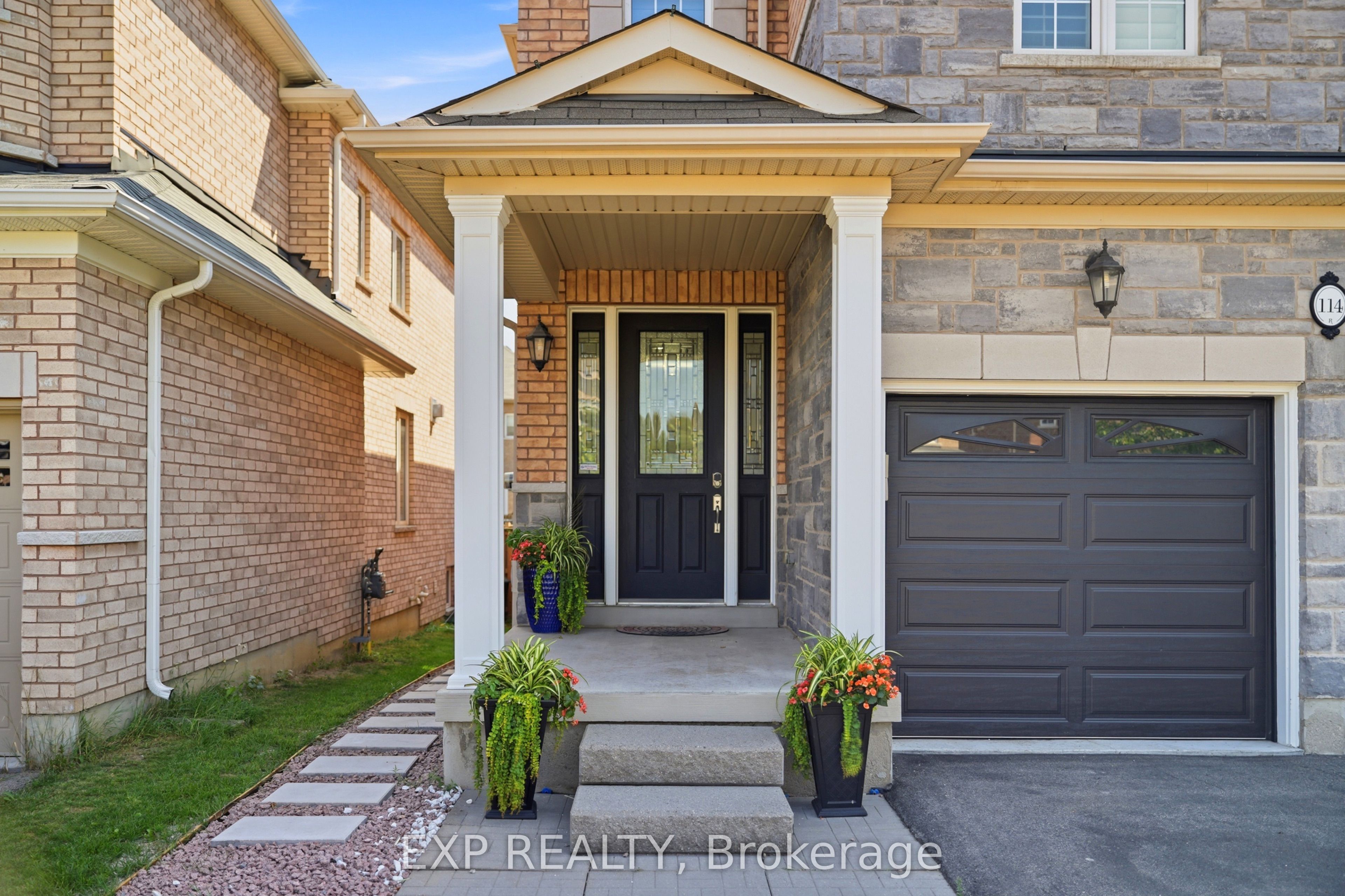 114 Chaumont Drive, Hamilton, ON L8J 0J8 photo 2
