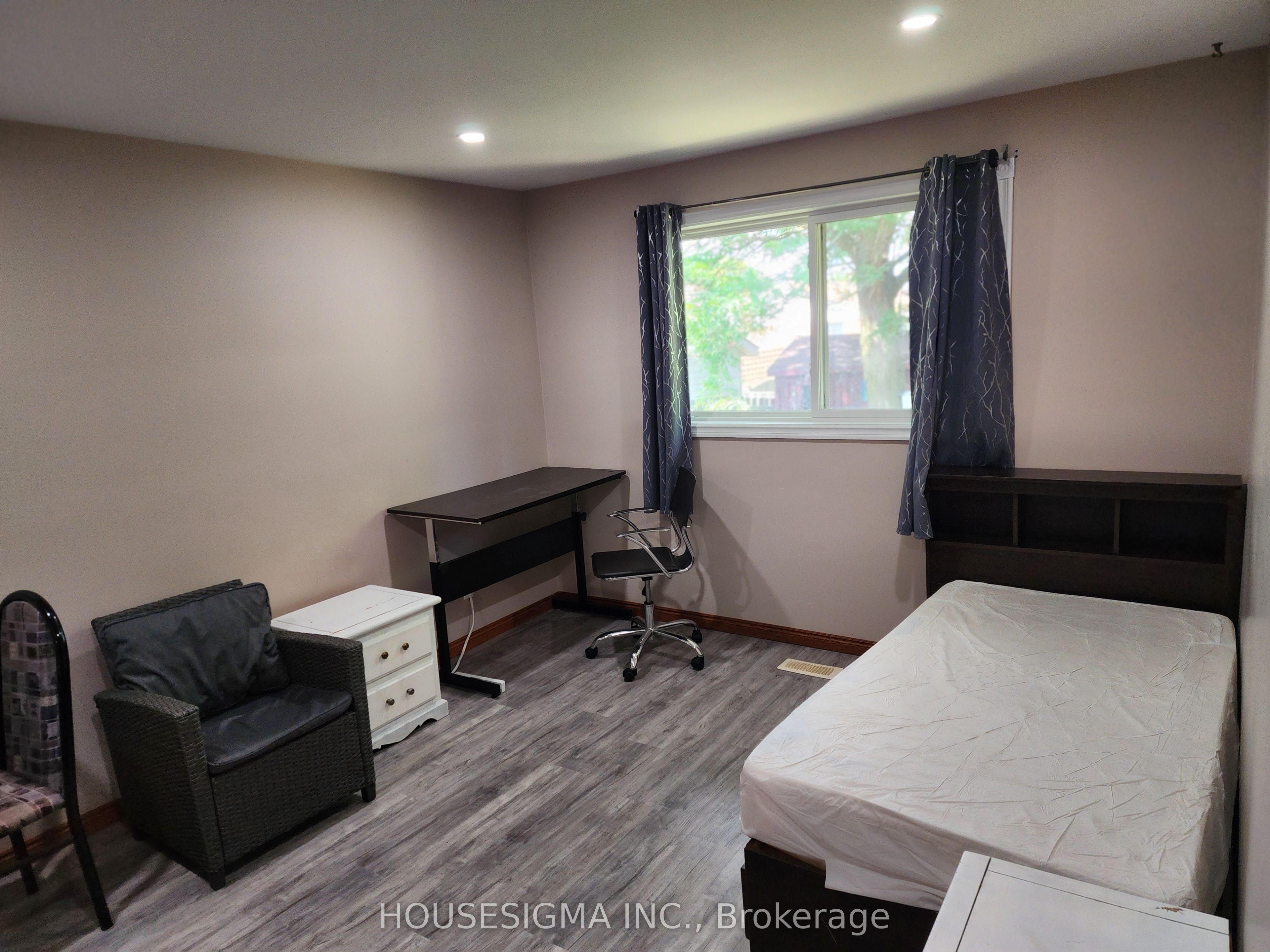 50 Orchard Mill Crescent, Kitchener, ON N2P 1T2 photo 3