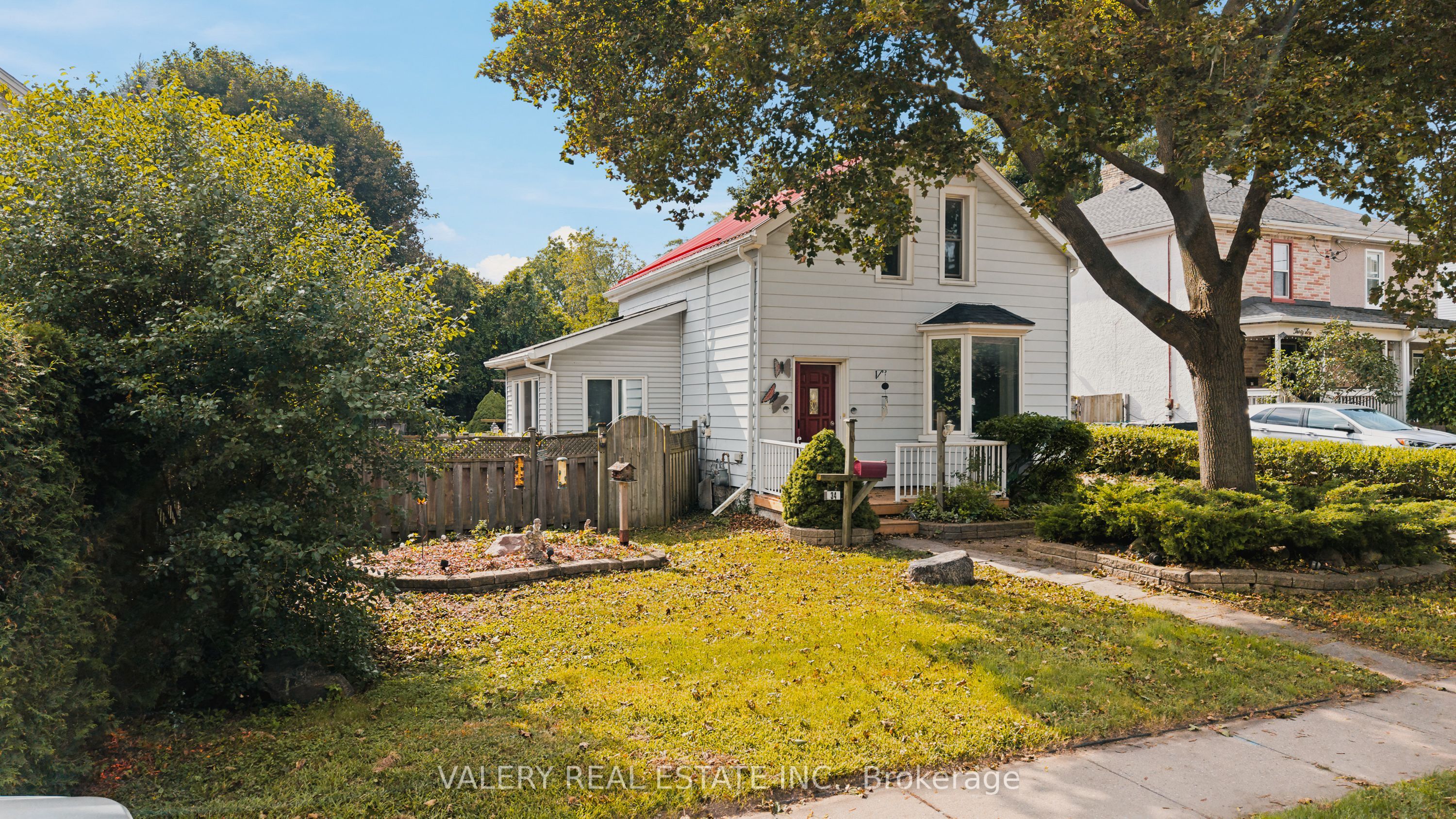 34 Chalmers Street N, Cambridge, ON N1R 5B7 photo 2