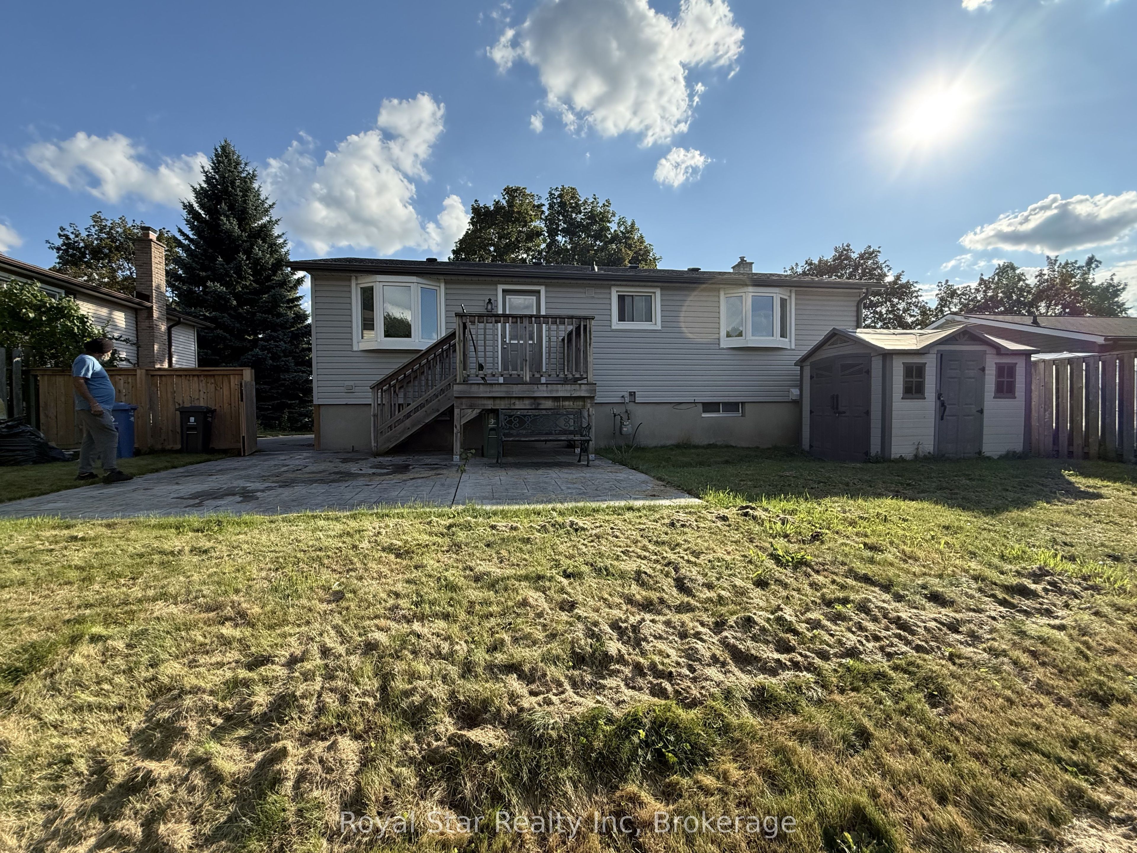 150 Applewood Crescent, Guelph, ON N1H 6B7 photo 3
