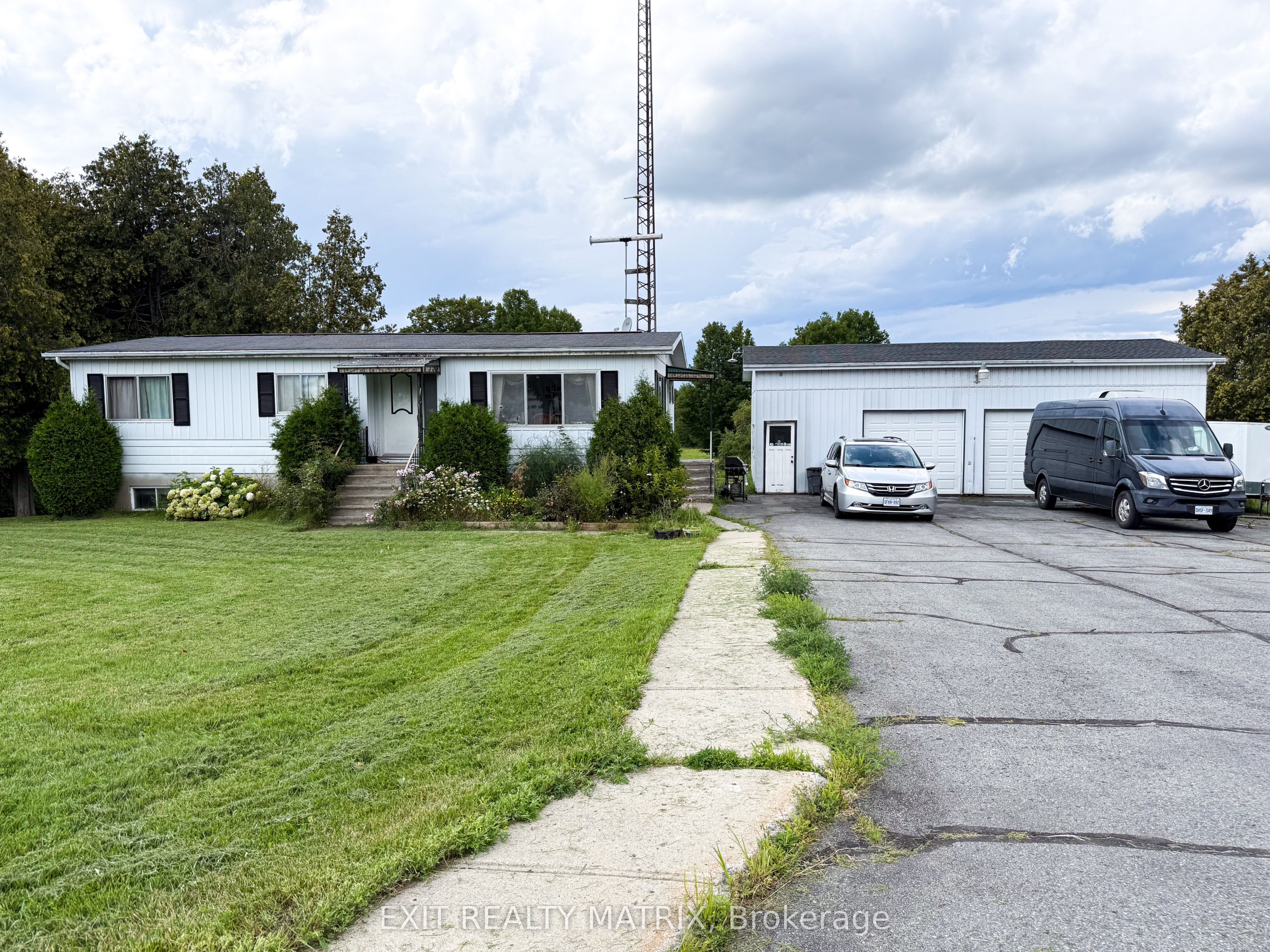 3875 County Road 45 Road W, North Glengarry, ON K0C 1A0 photo 2