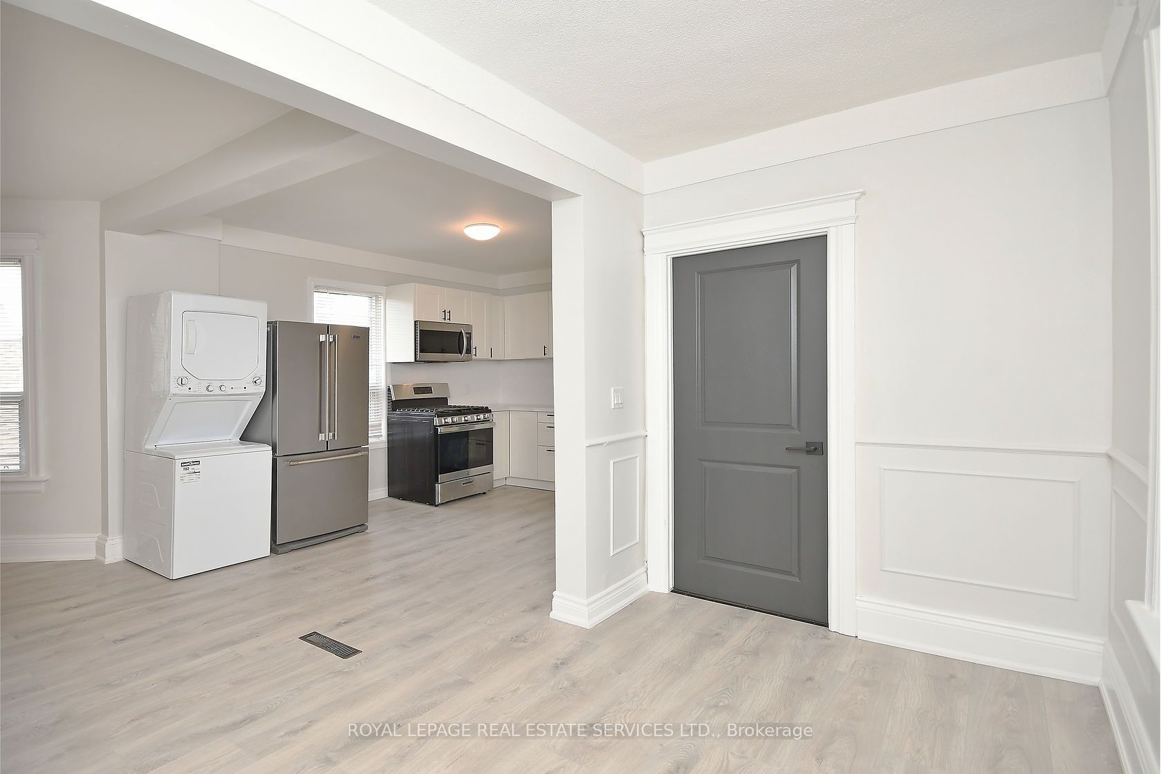 47 Emerald Street N Upper, Hamilton, ON L8L 5K2 photo 2