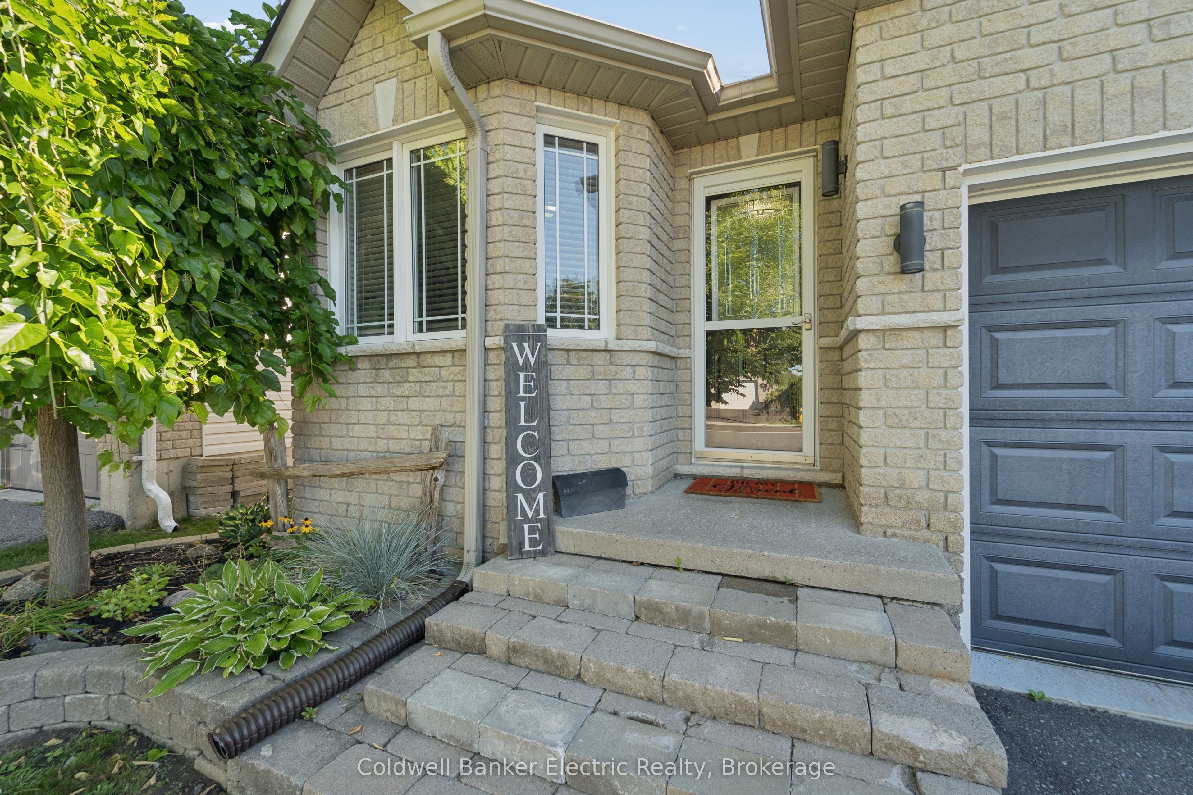 661 CLANCY Crescent, Peterborough, ON K9K 2S3 photo 4