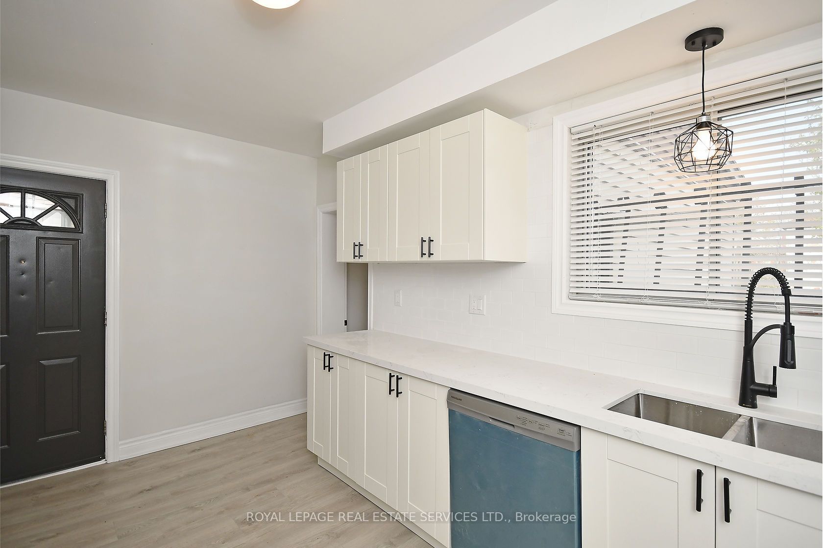 47 Emerald Avenue N Main, Hamilton, ON L8L 5K2 photo 3