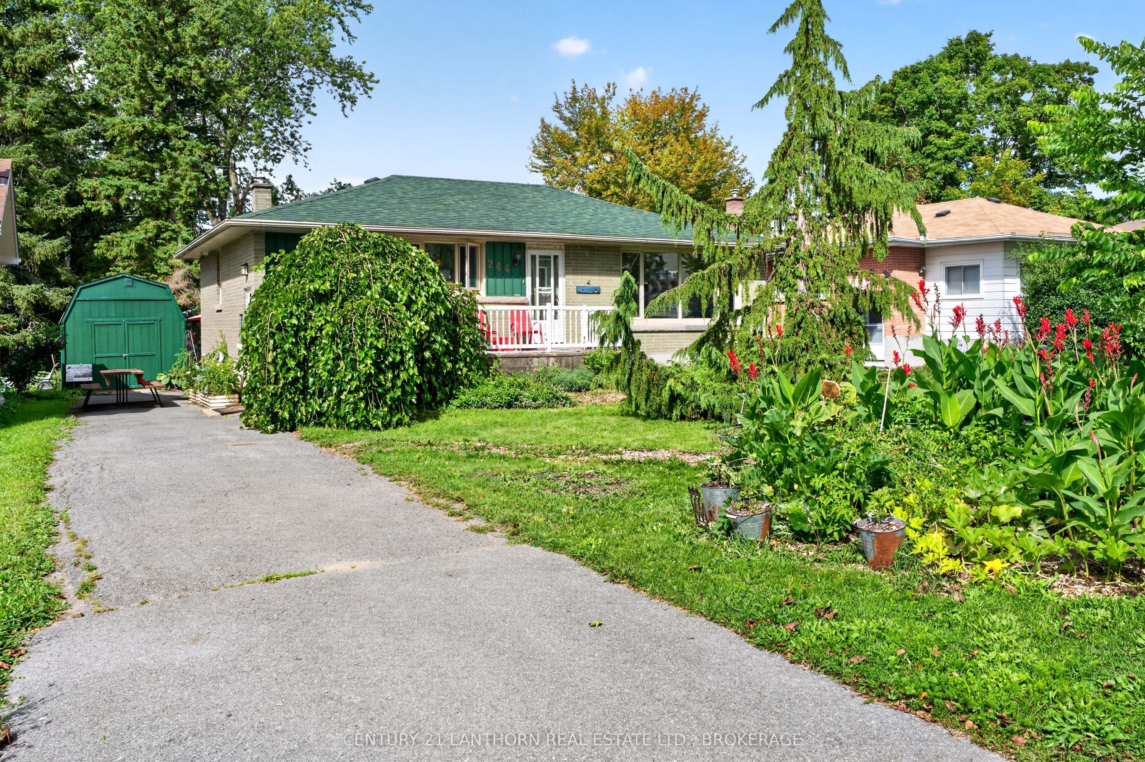 244 Yonge Street, Kingston, ON K7M 1G5