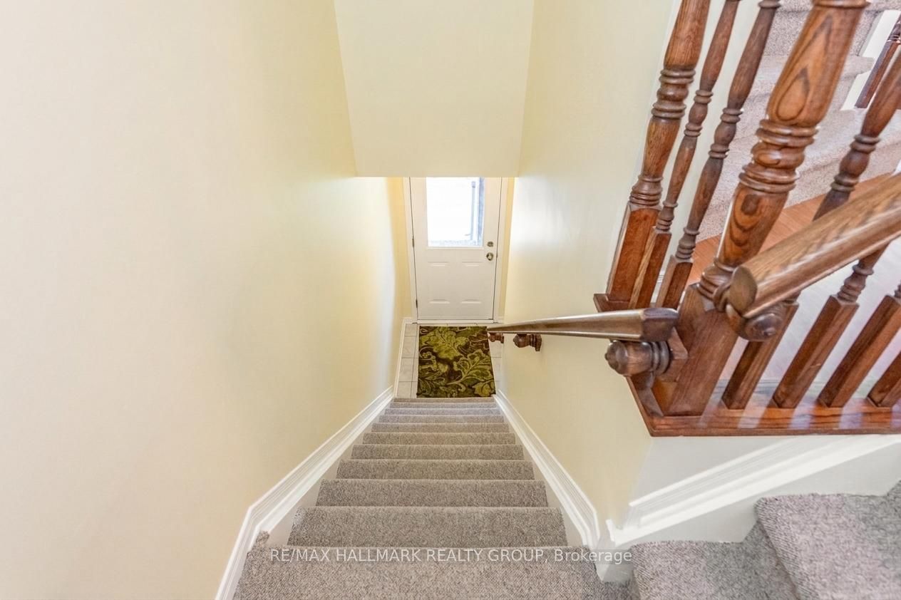 1715 Blohm Drive, Hunt Club - South Keys and Area, ON K1G 6N6 photo 4