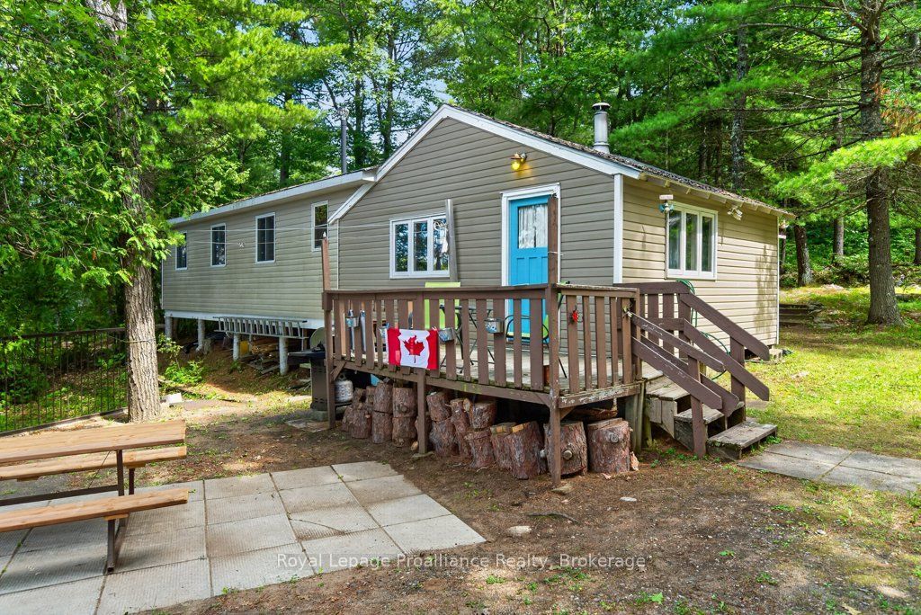 1138 Helen Lane, North Frontenac, ON K0H 2E0