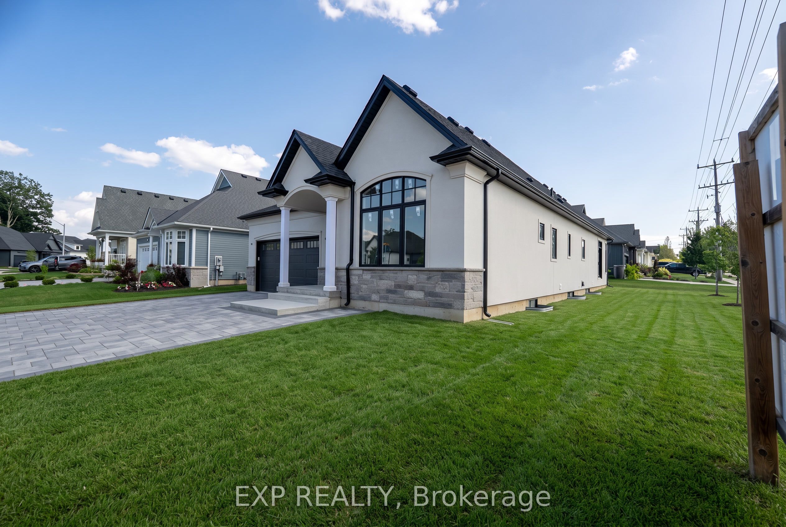 3589 Whispering Woods Trail, Fort Erie, ON L0S 1N0 photo 2