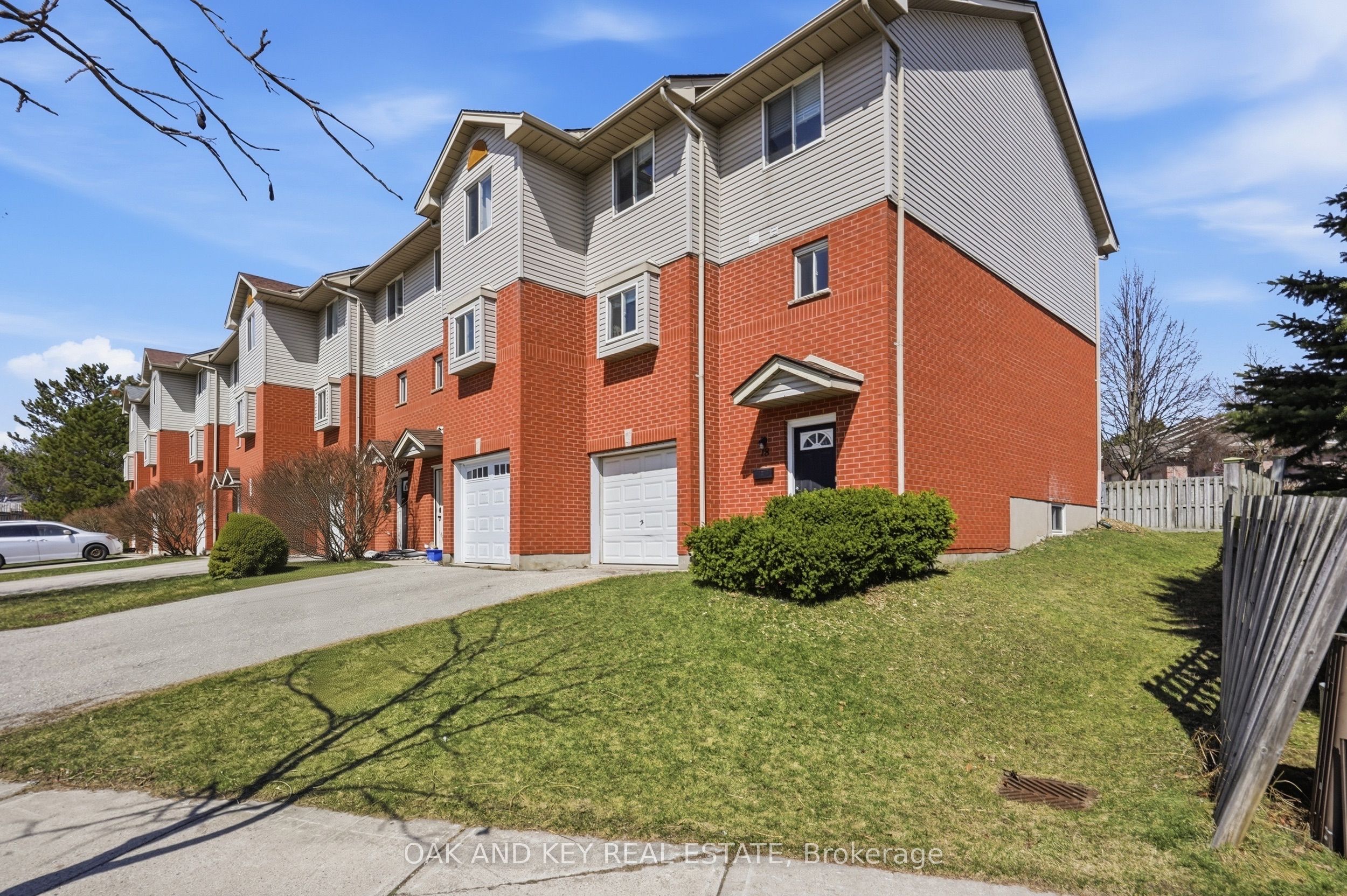 18 Chapman Court, London North, ON N6G 5A7 photo 2
