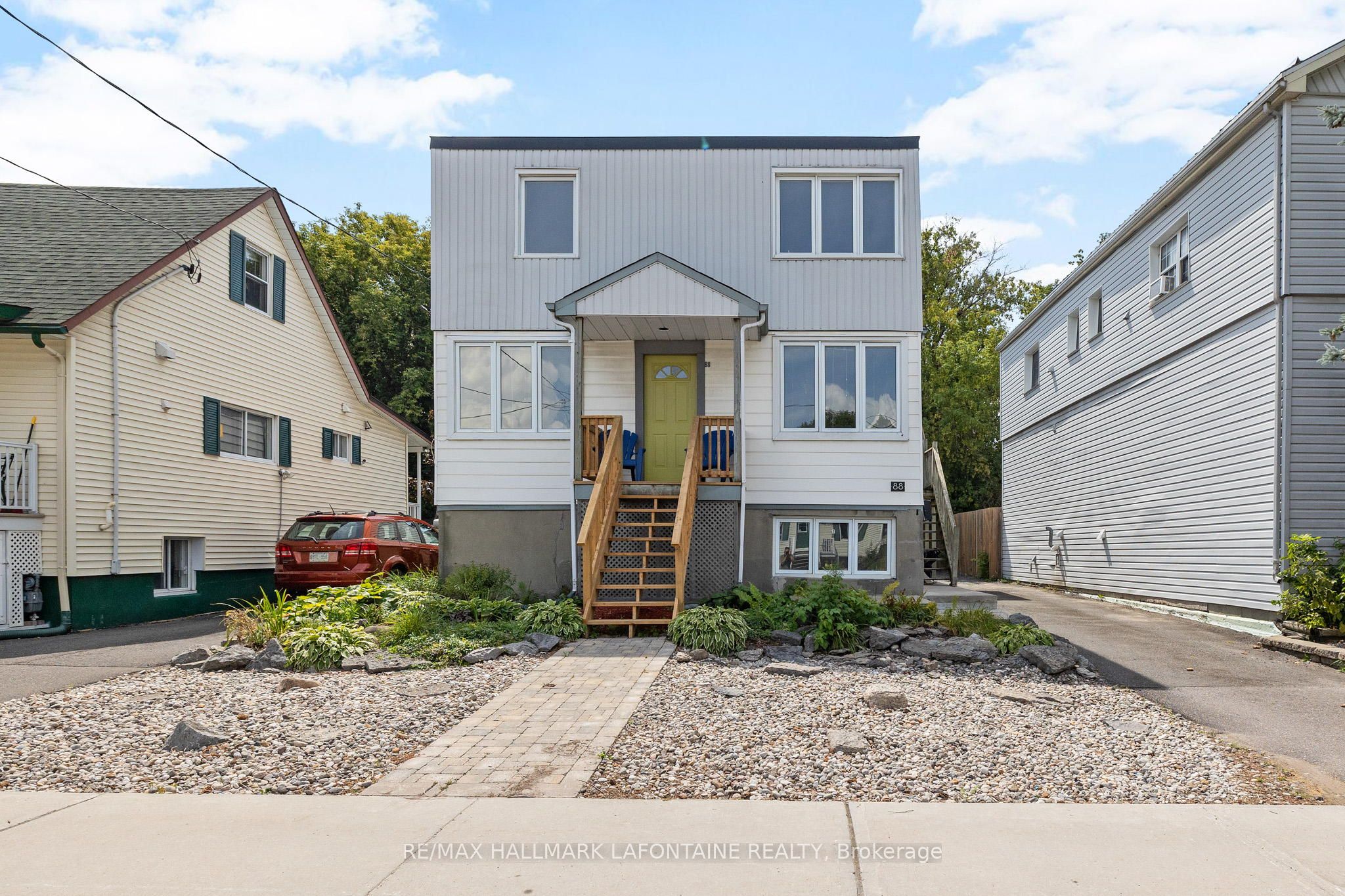 88 Ste. Cecile Street 2, Vanier and Kingsview Park, ON K1L 5L5 photo 2