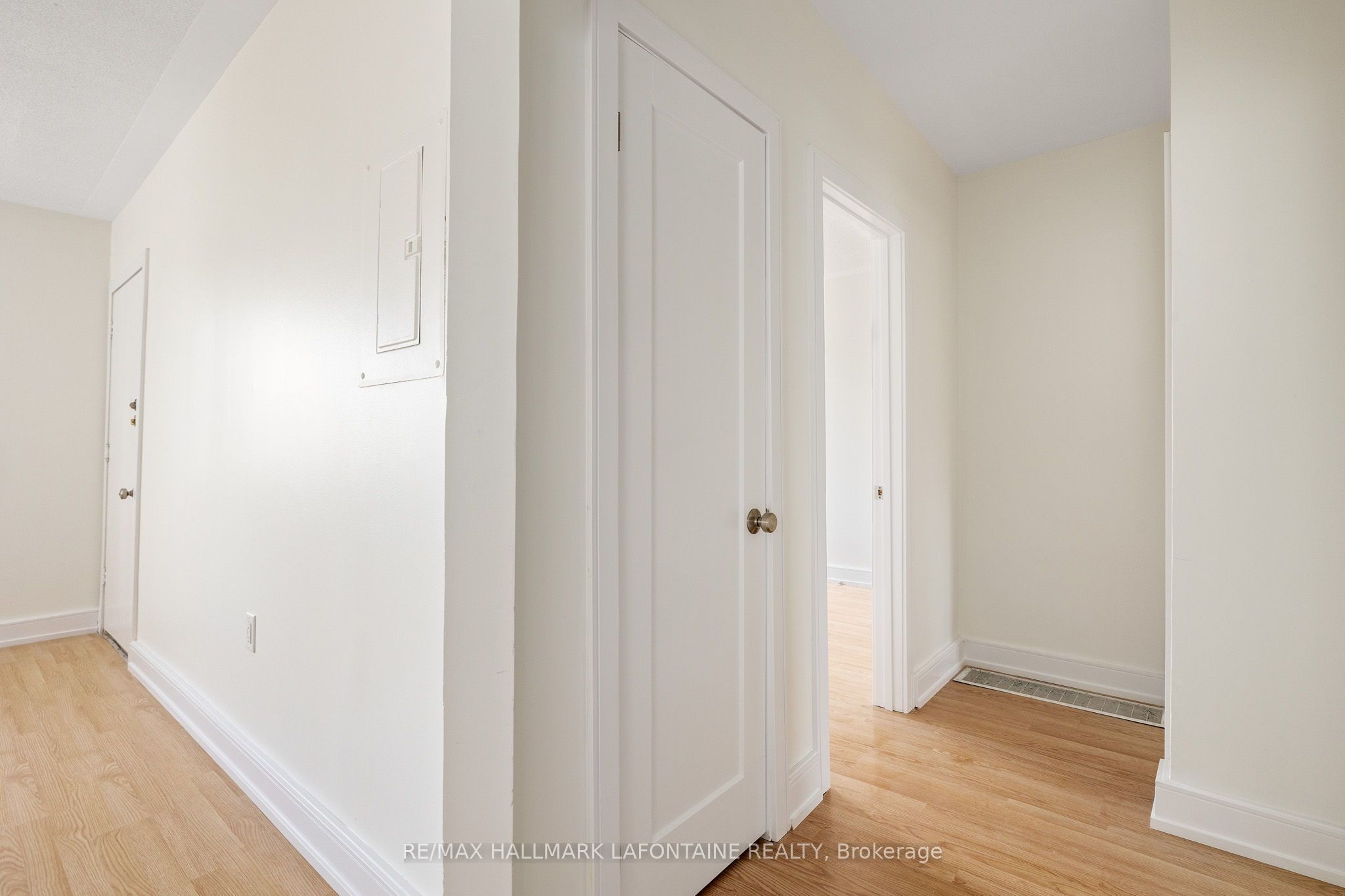 88 Ste. Cecile Street 2, Vanier and Kingsview Park, ON K1L 5L5 photo 4
