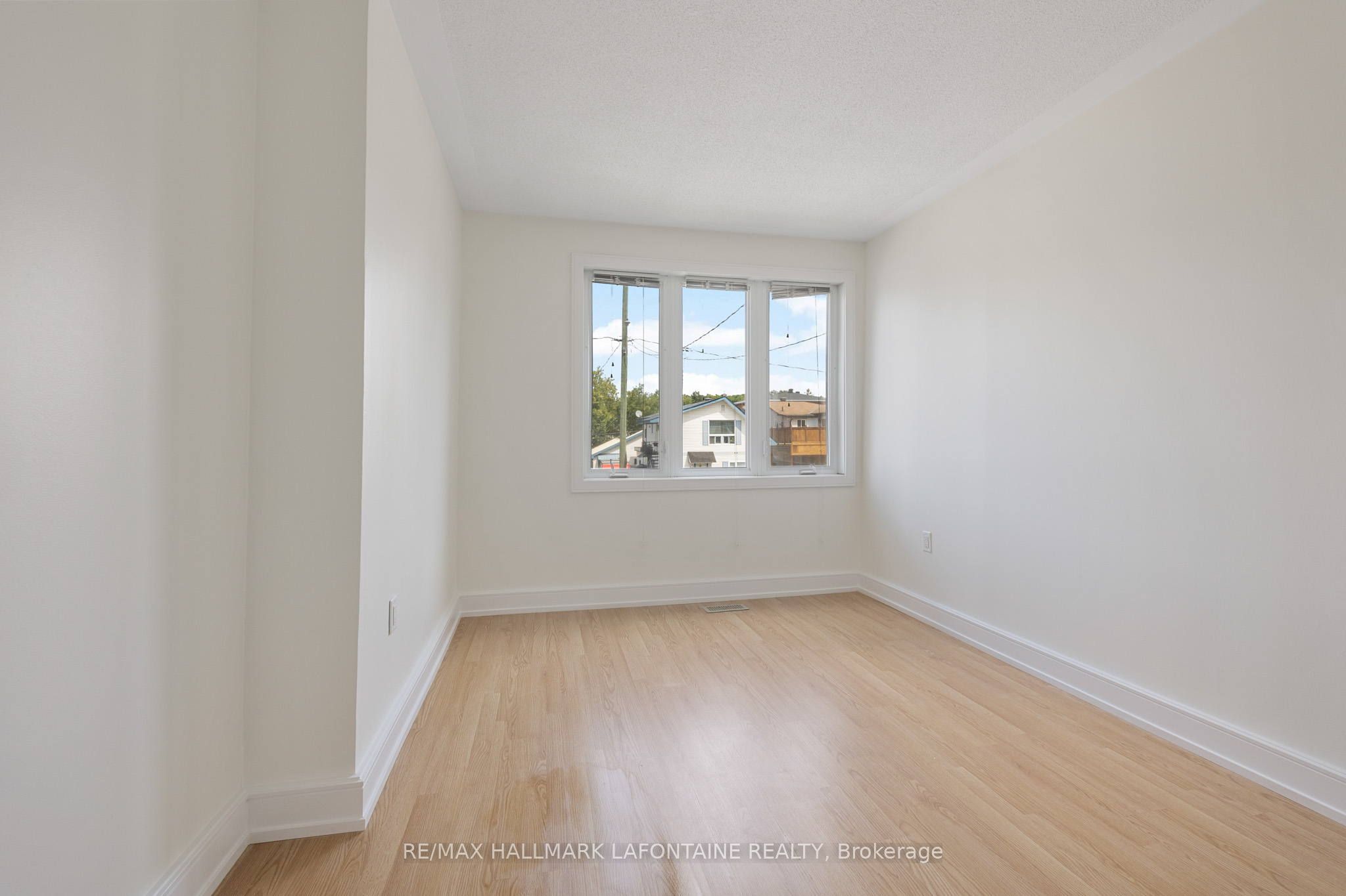 88 Ste. Cecile Street 2, Vanier and Kingsview Park, ON K1L 5L5 photo 5