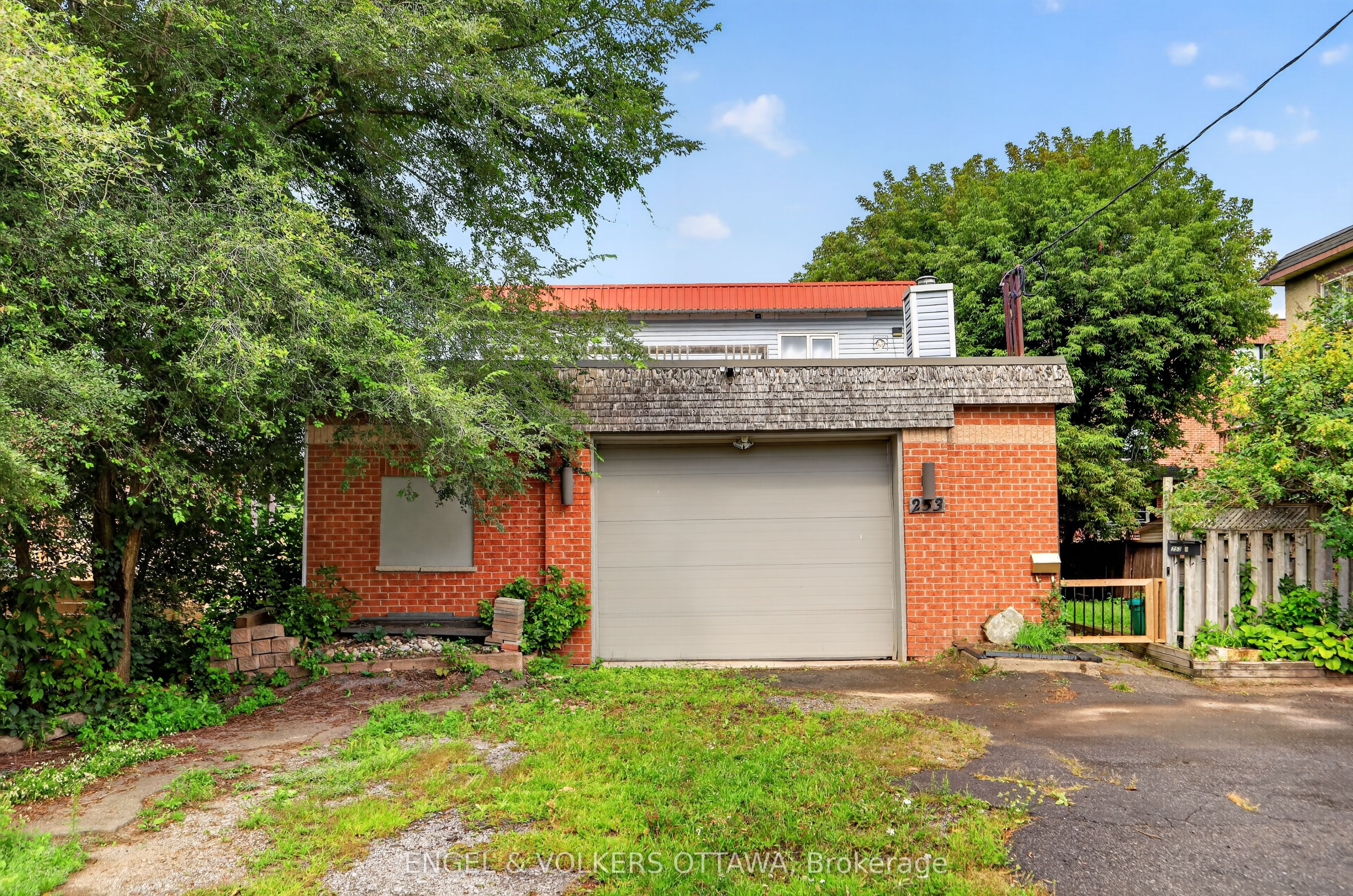 253 Frechette Street, Vanier and Kingsview Park, ON K1L 7T3 photo 2