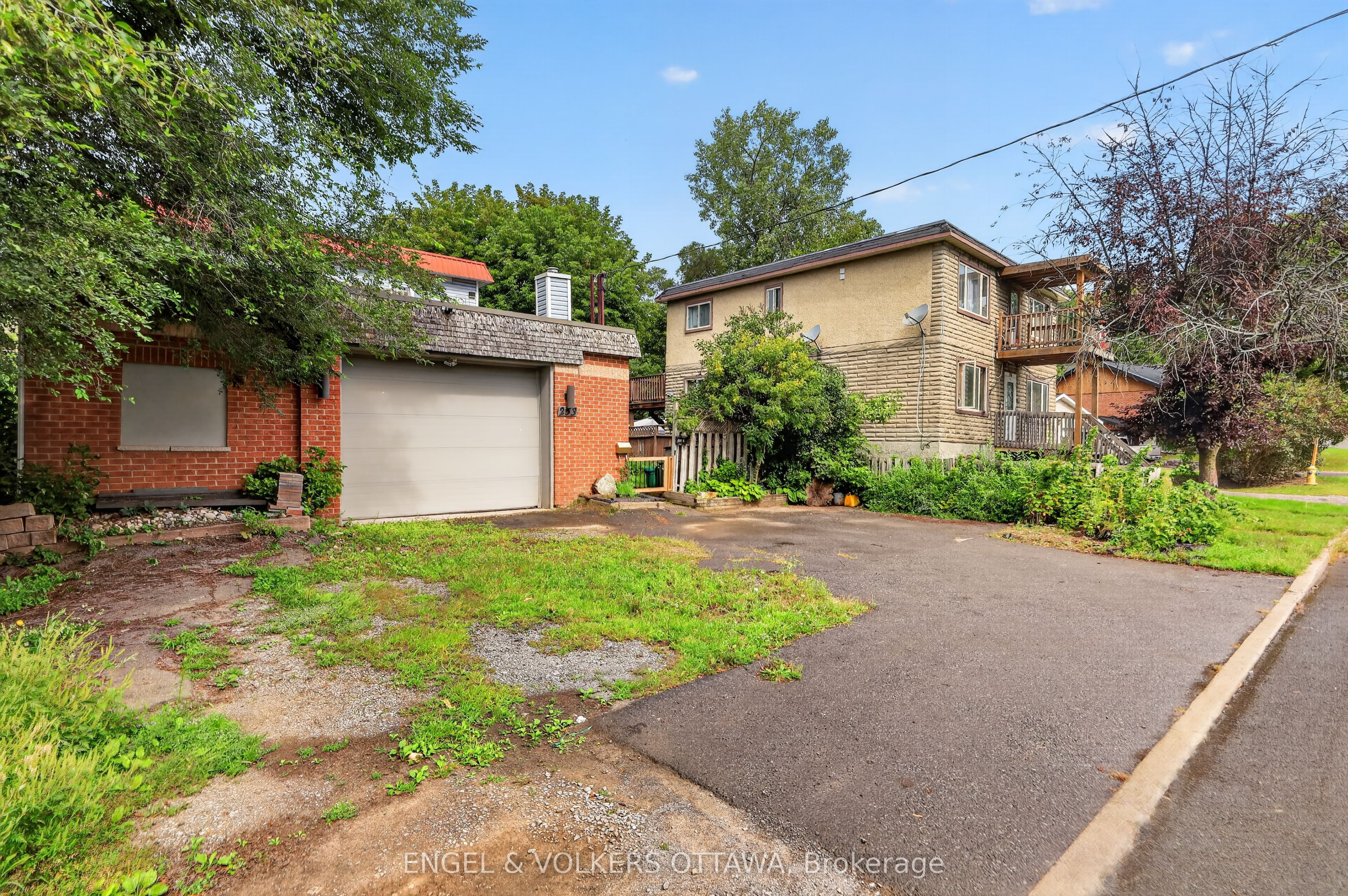 253 Frechette Street, Vanier and Kingsview Park, ON K1L 7T3 photo 3