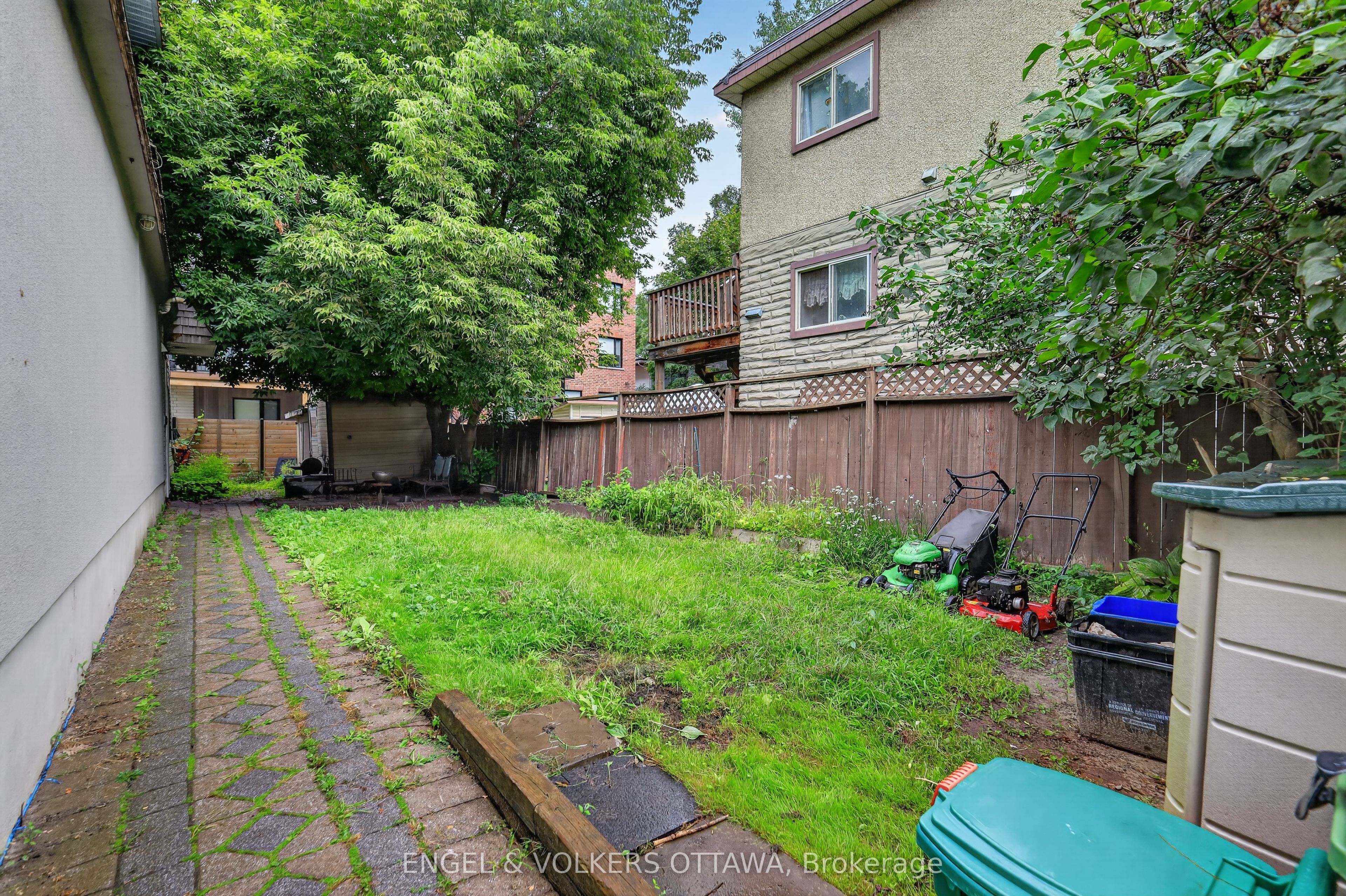 253 Frechette Street, Vanier and Kingsview Park, ON K1L 7T3 photo 4