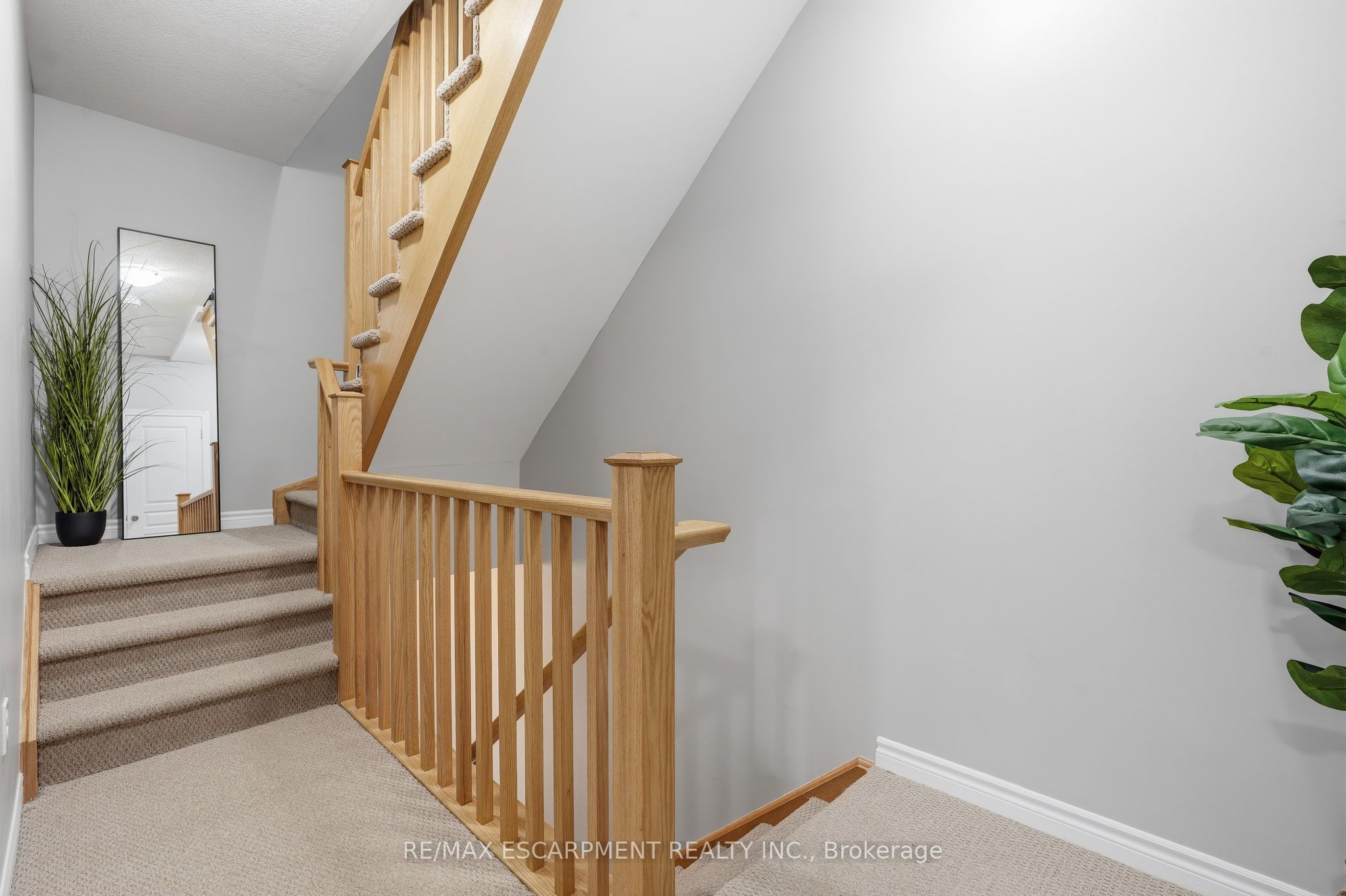 25 Hiscott Drive, Hamilton, ON L8B 0A3 photo 5