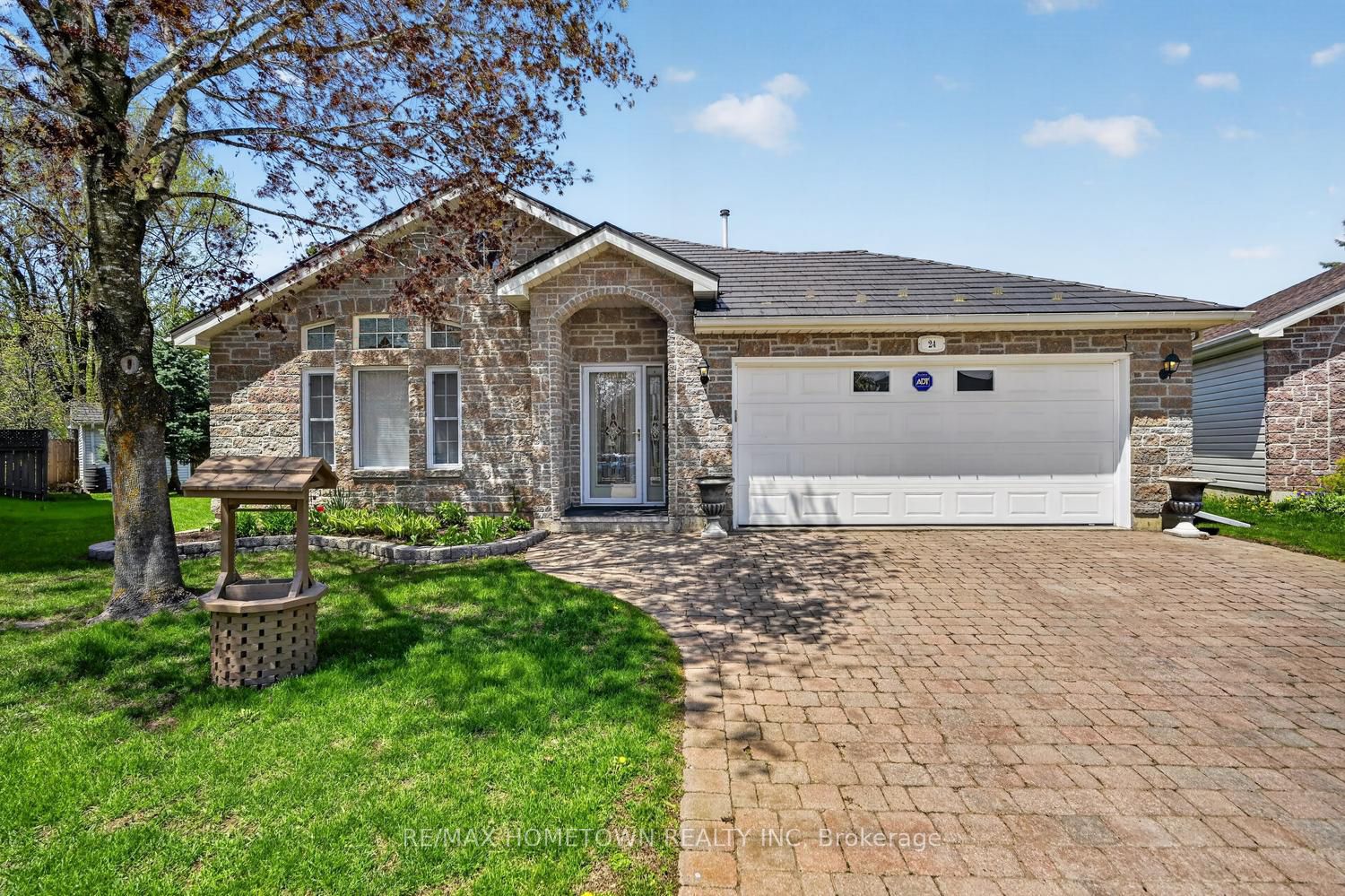 24 Regency Place, Brockville, ON K6V 7M5 photo 2