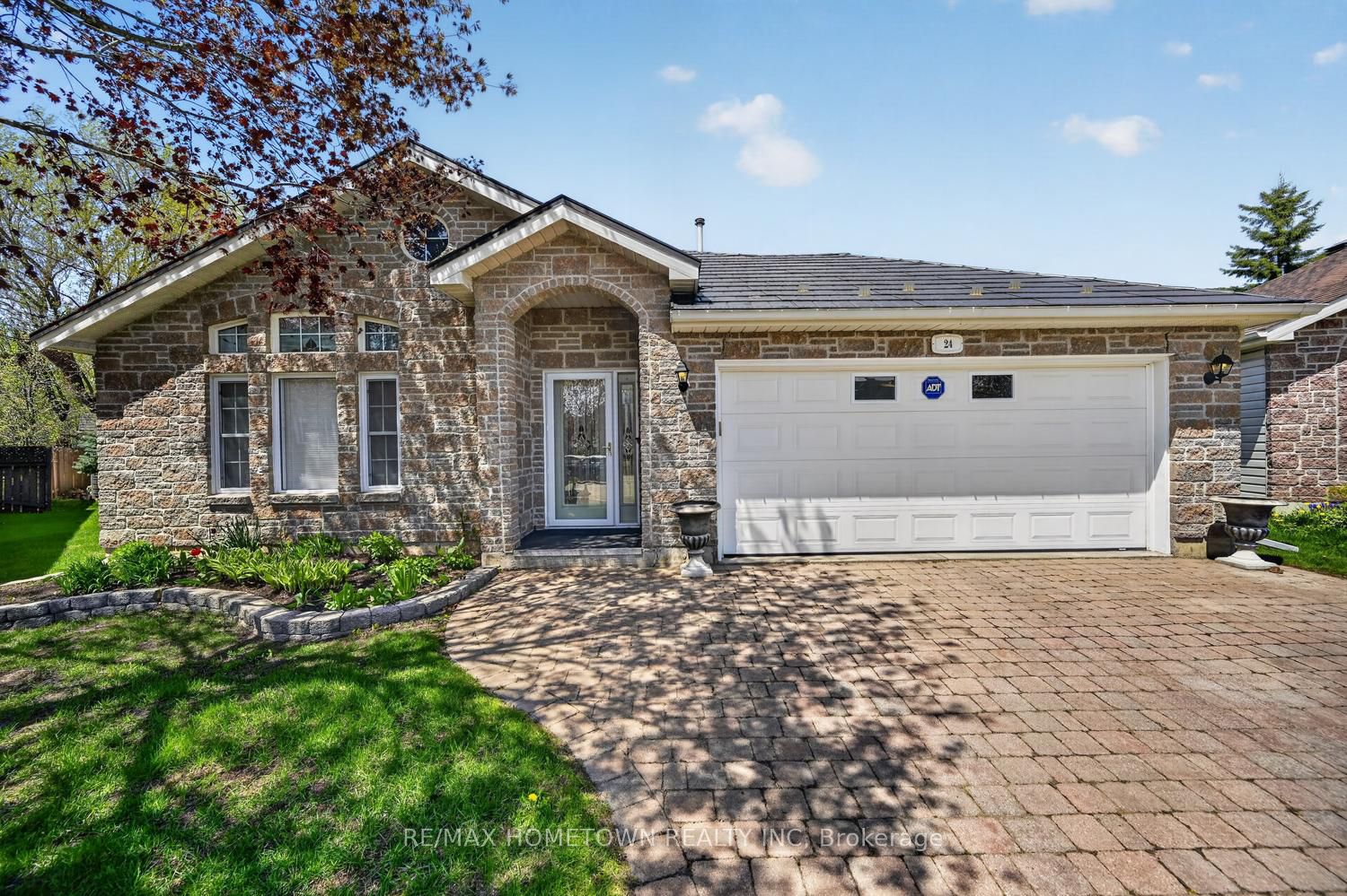 24 Regency Place, Brockville, ON K6V 7M5 photo 3