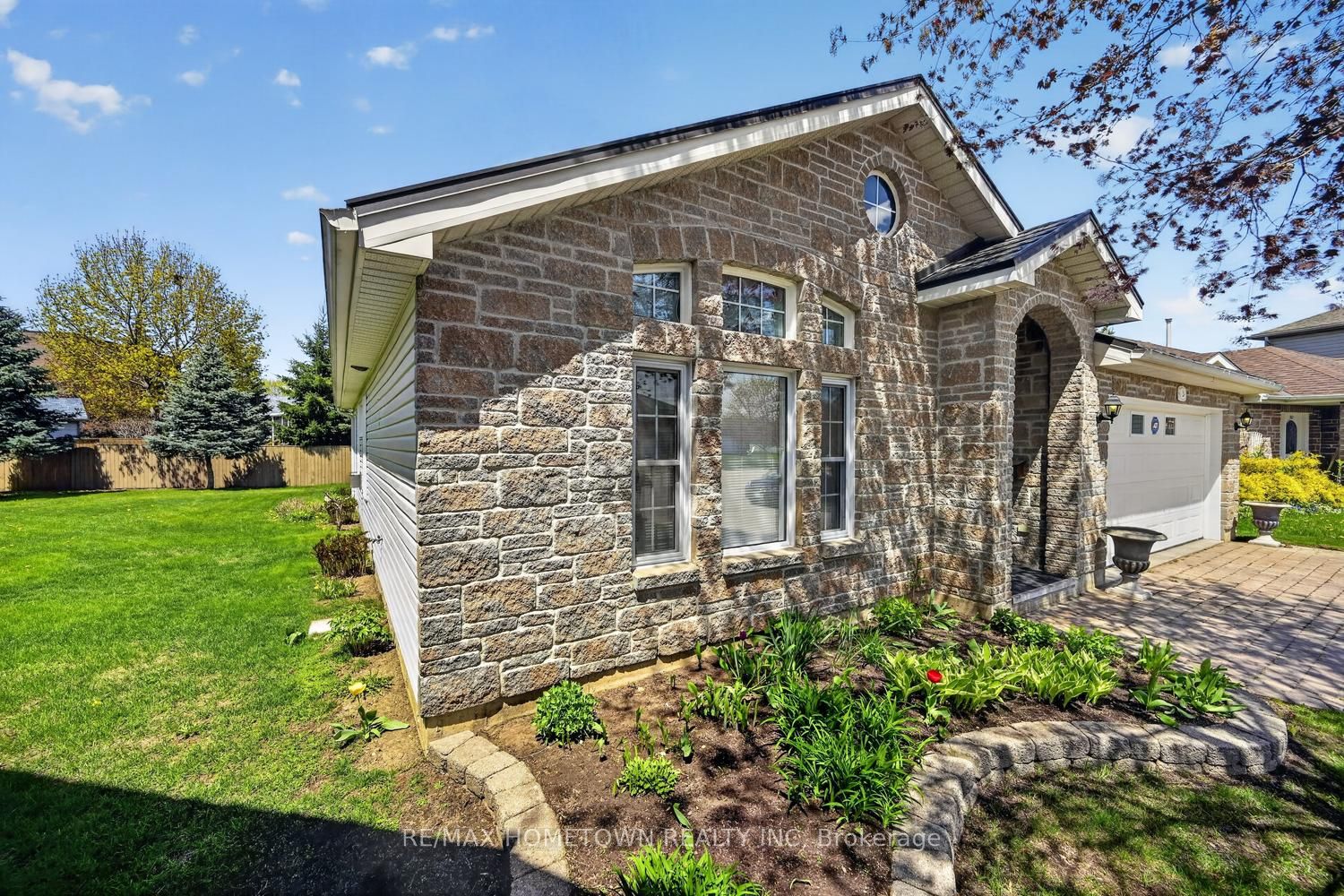 24 Regency Place, Brockville, ON K6V 7M5 photo 4