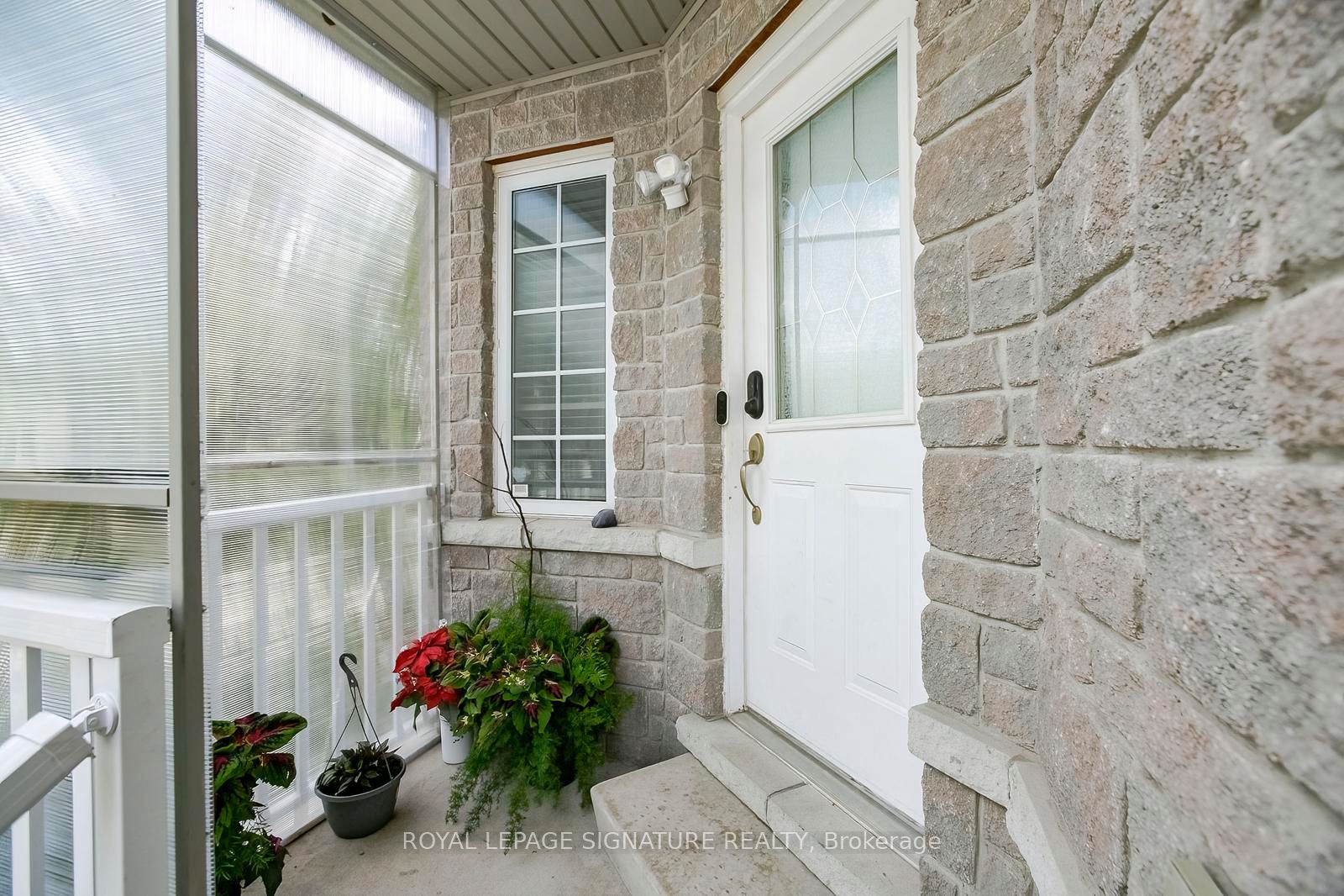 107 Glencliffe Court, Kitchener, ON N2B 3X1 photo 2