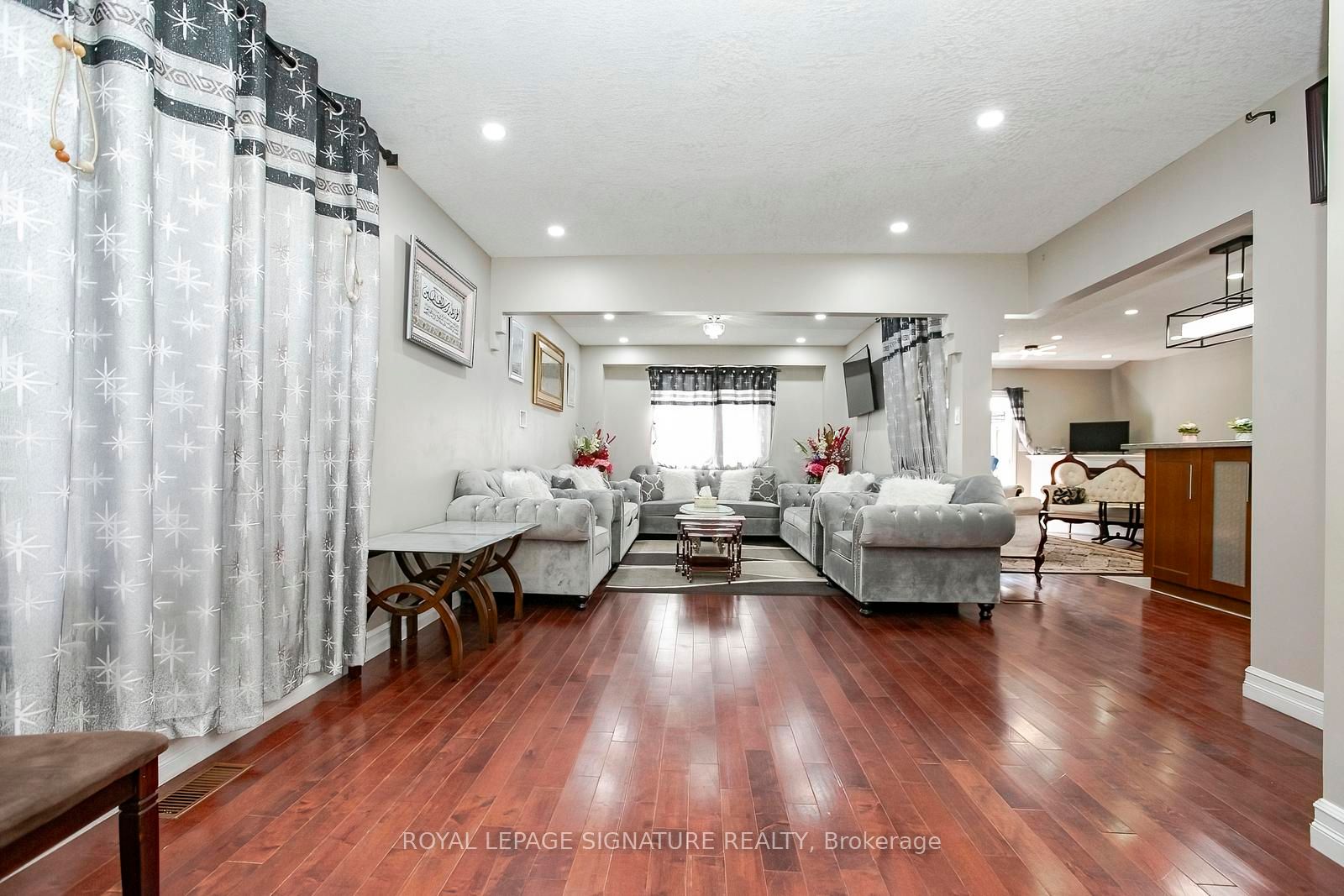 107 Glencliffe Court, Kitchener, ON N2B 3X1 photo 3