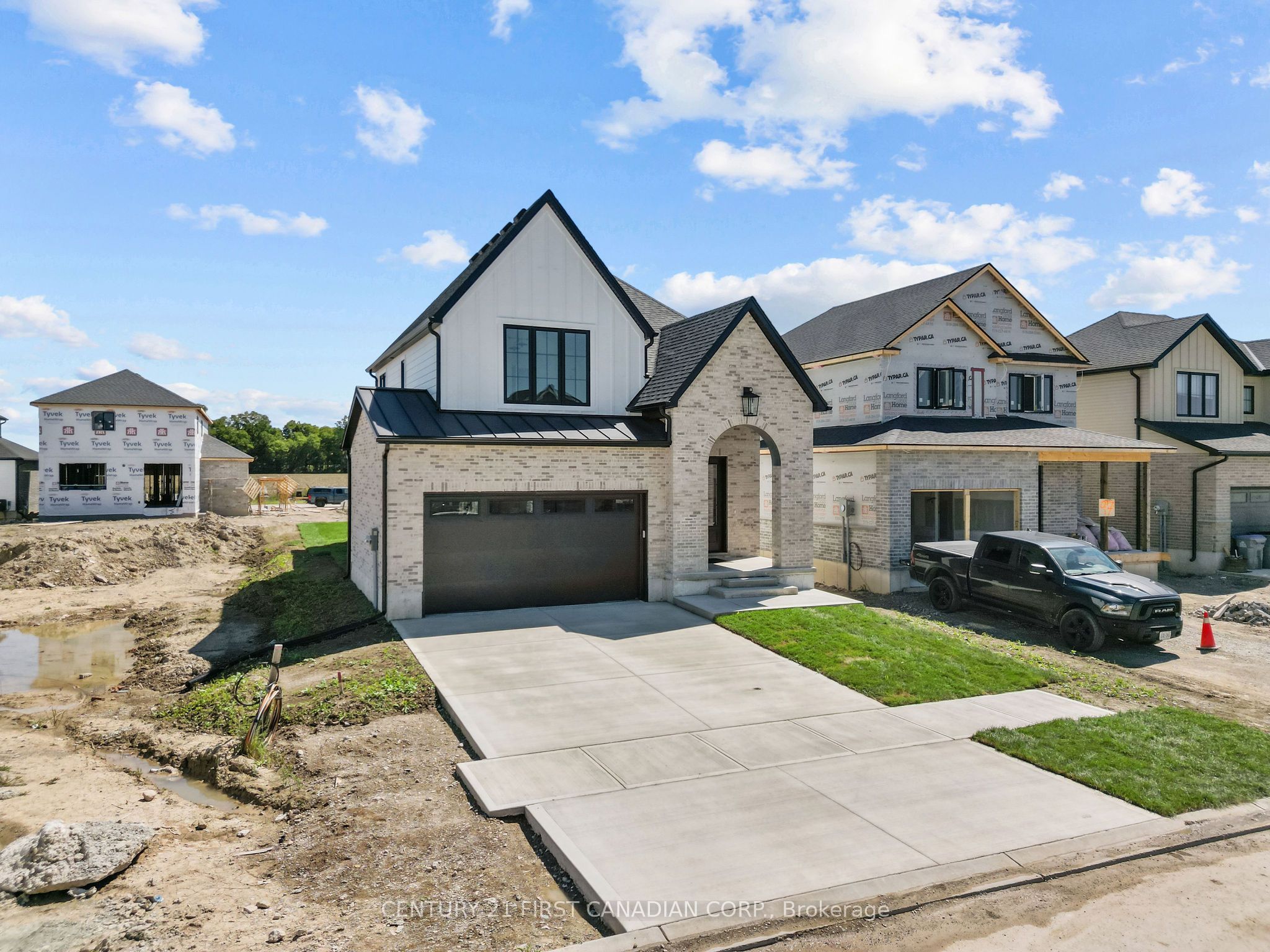 24 Sheldabren Street, North Middlesex, ON N0M 1A0 photo 4