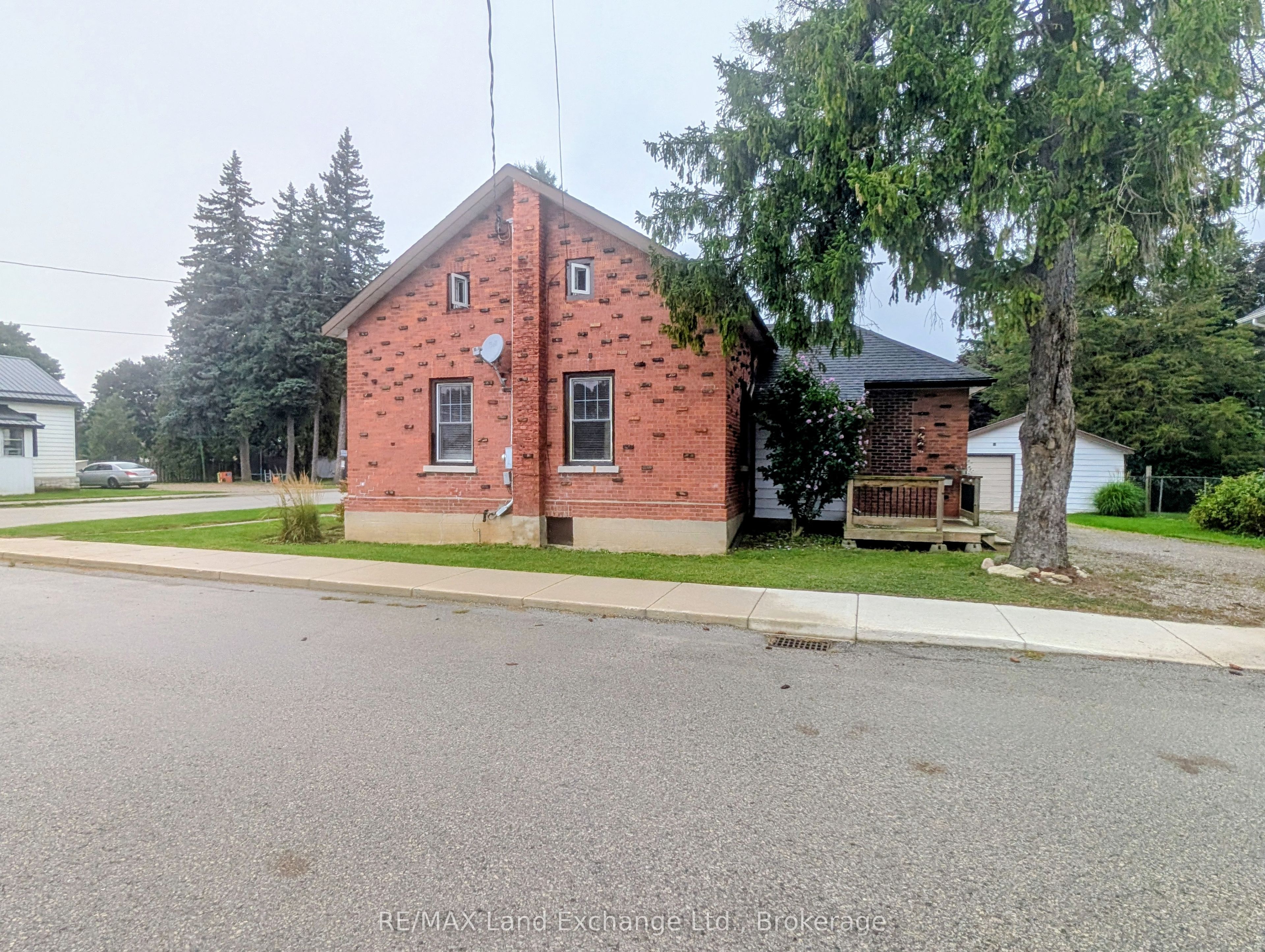 10 Mary Street, Brockton, ON N0G 2V0 photo 3