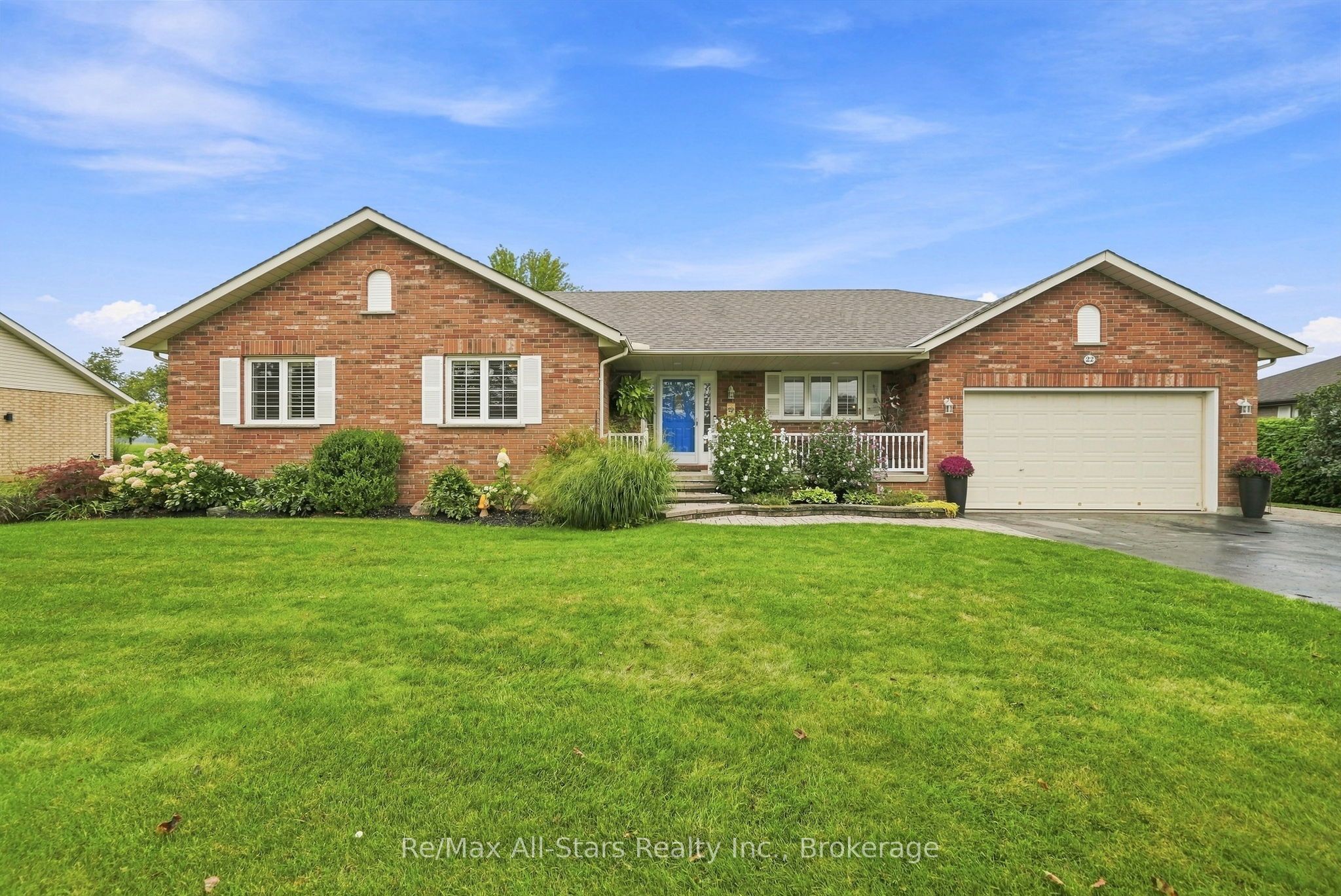 22 Hallett Crescent, Kawartha Lakes, ON K0M 2C0