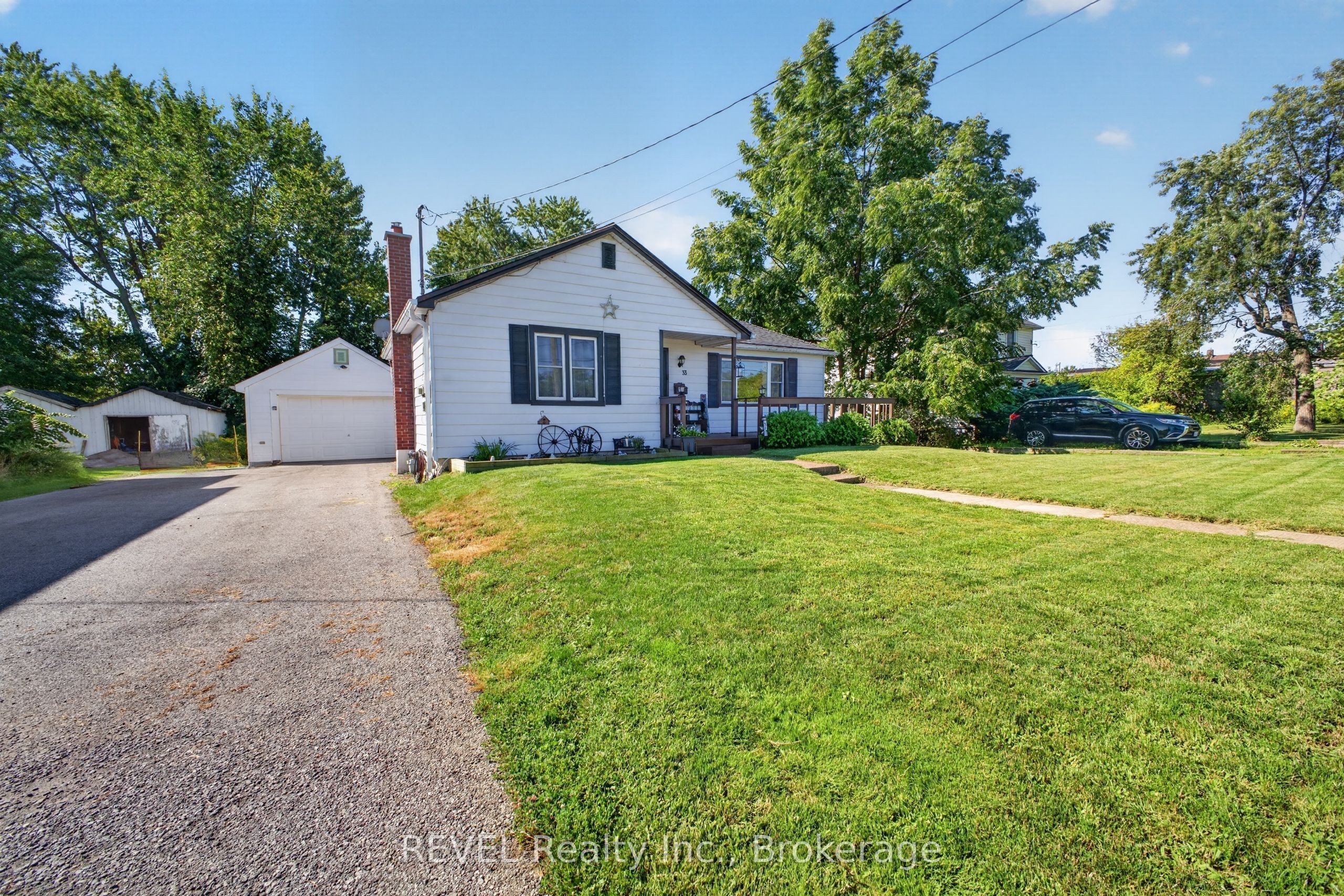 33 Lewis Street, Fort Erie, ON L2A 2P8 photo 4