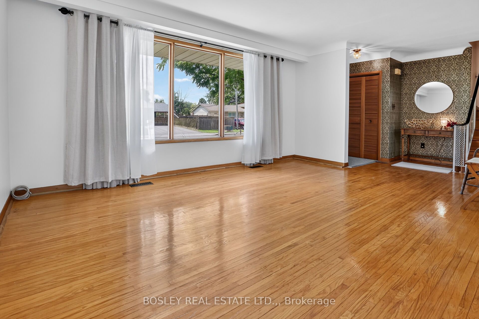 8410 Ares Court, Niagara Falls, ON L2G 6P1 photo 5